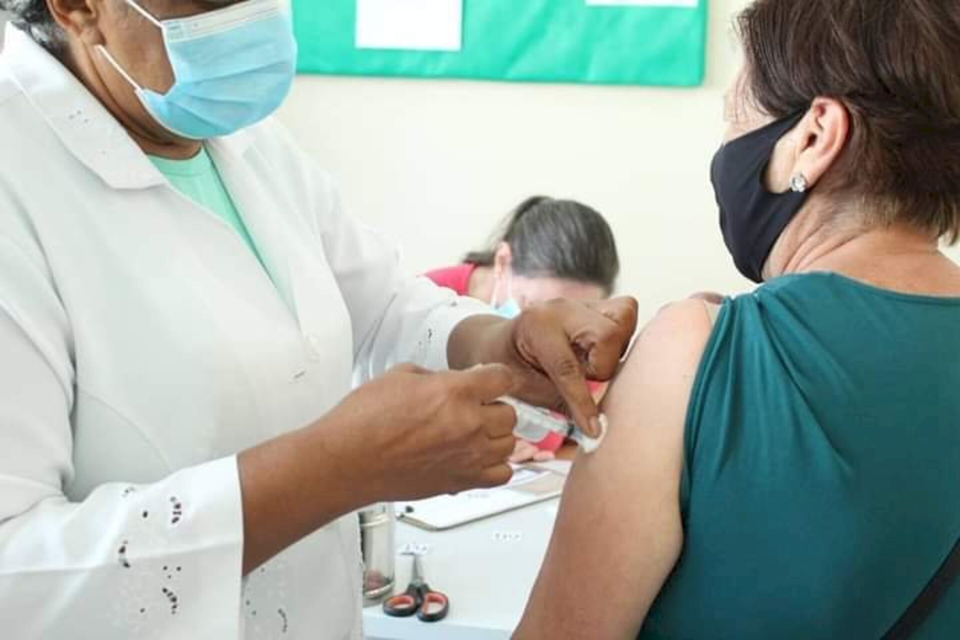 Mais de 850 idosos de 70 anos se vacinaram nesta semana