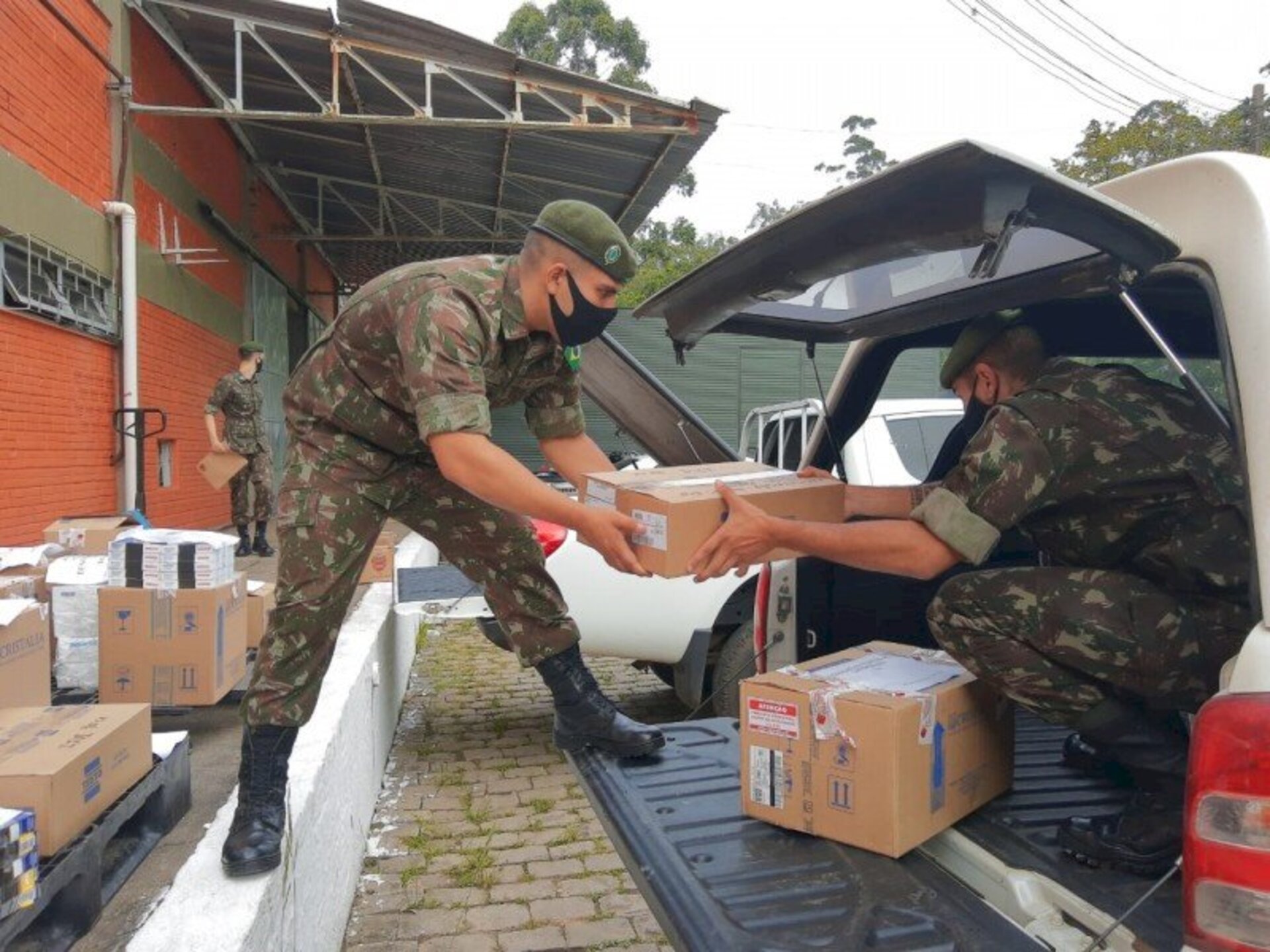 Exército faz distribuição do maior lote