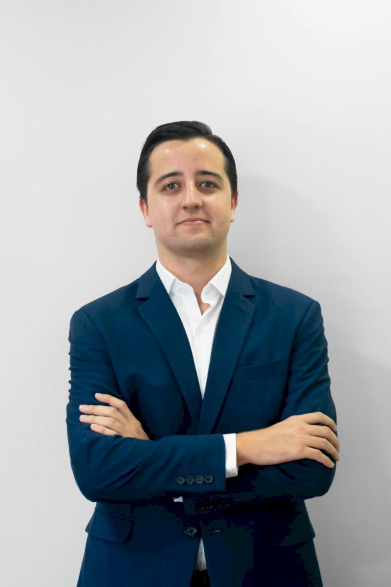 Engenheiro de Produção, George Dalé atua no ramo imobiliário, com escritório no Jardim do Castelo