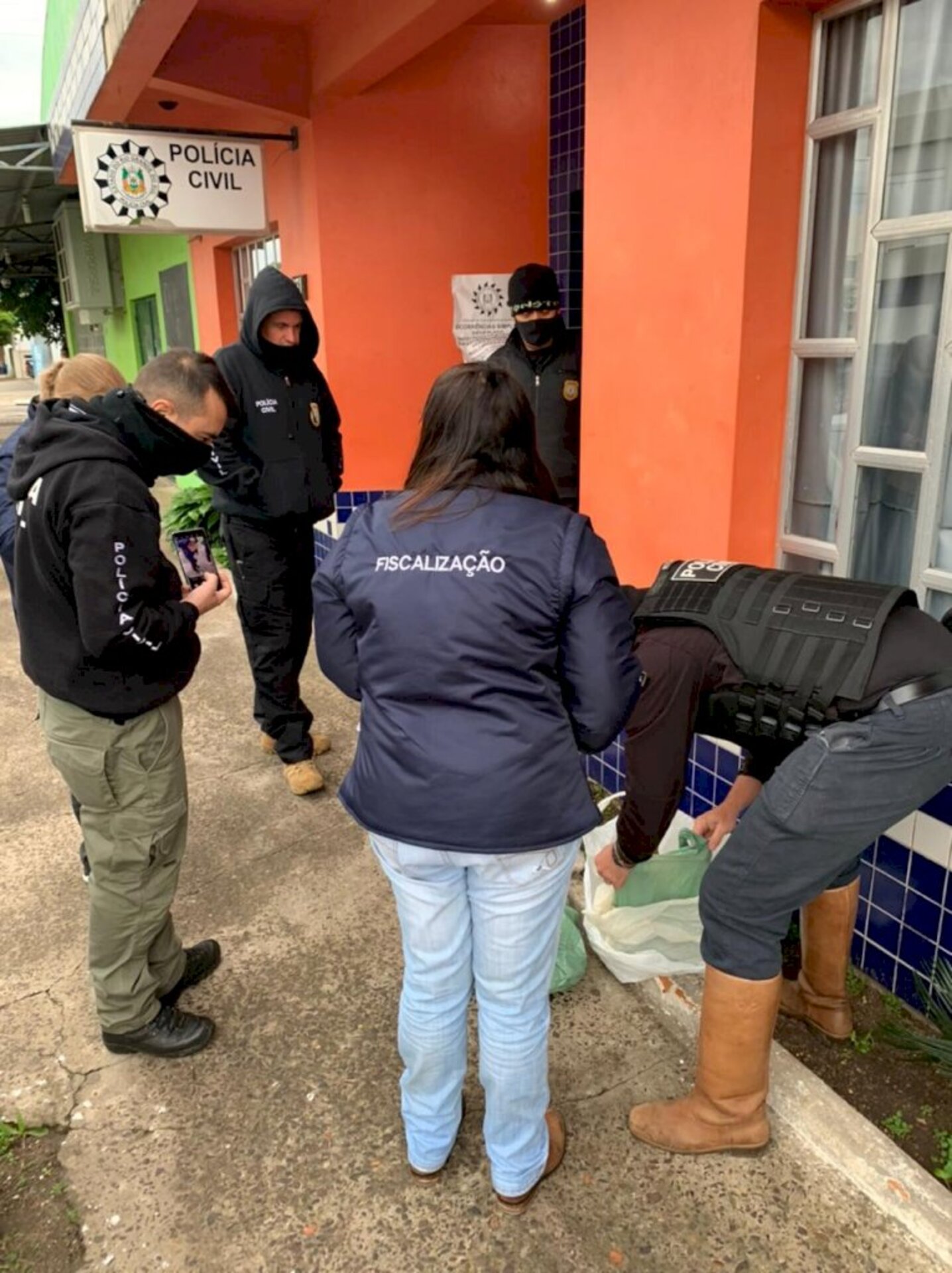 Policiais descobriram que criminosos também praticavam pesca ilegeal