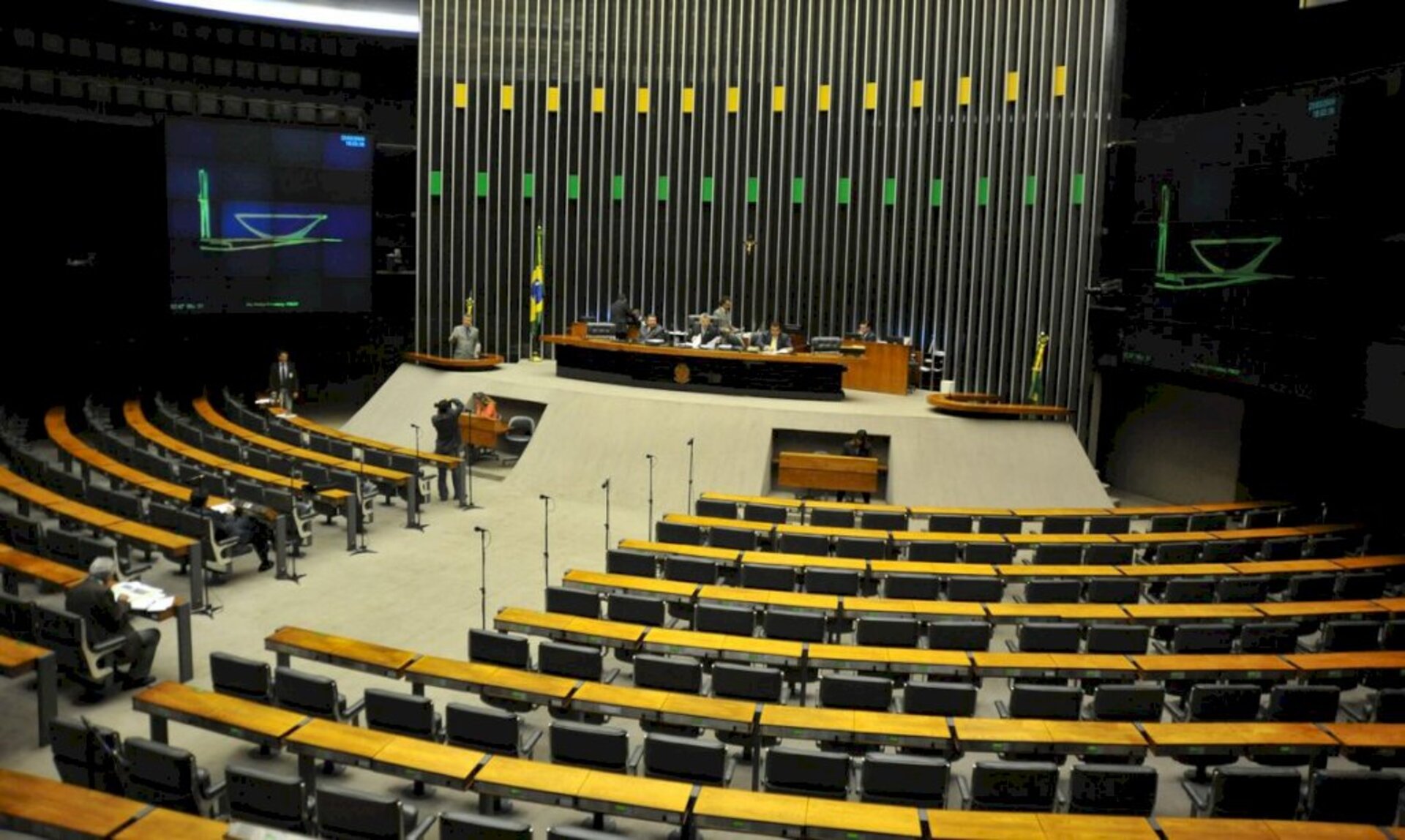Levantamento foi realizado entre deputados e senadores