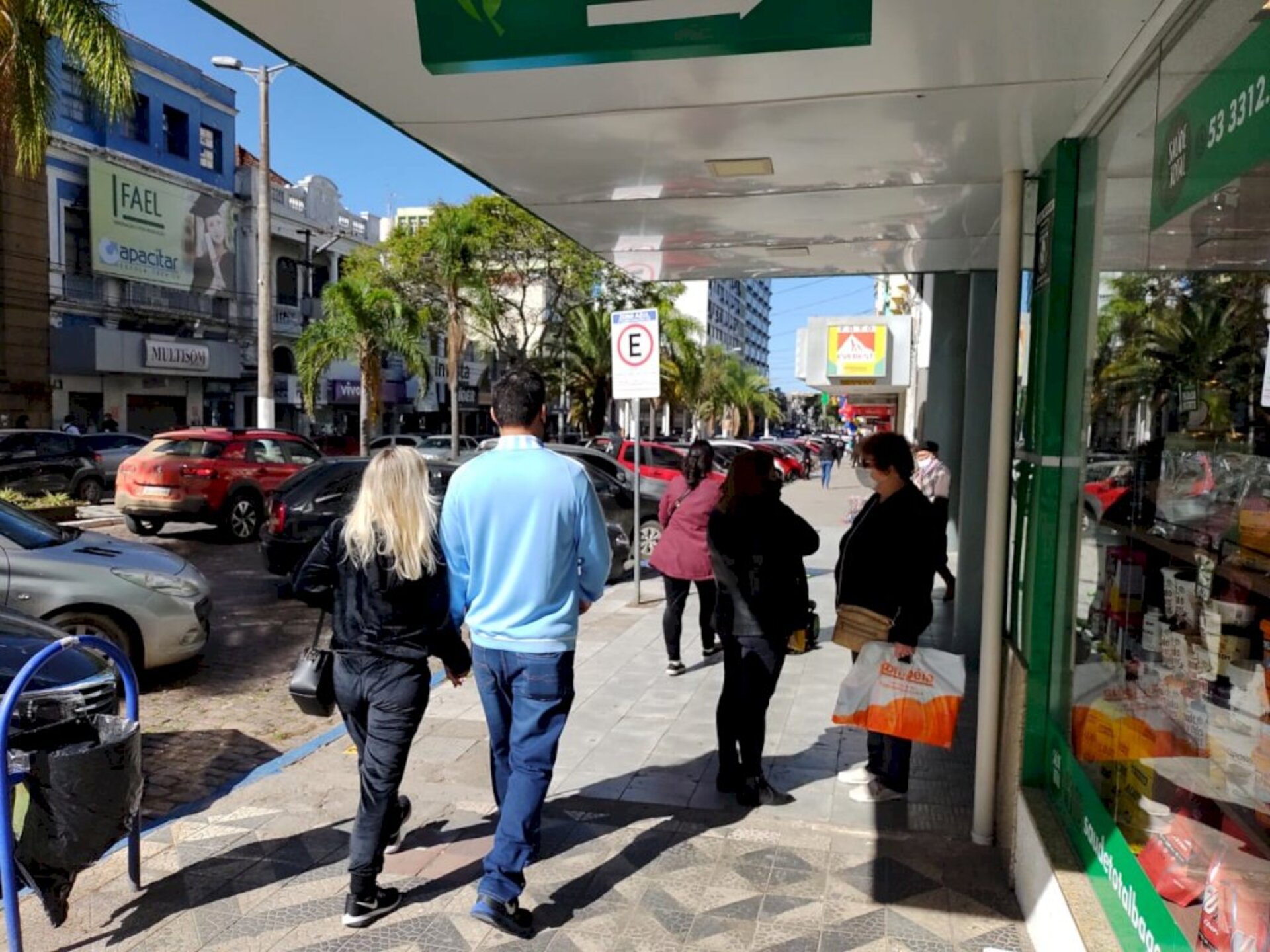 Movimento na manhã de sábado