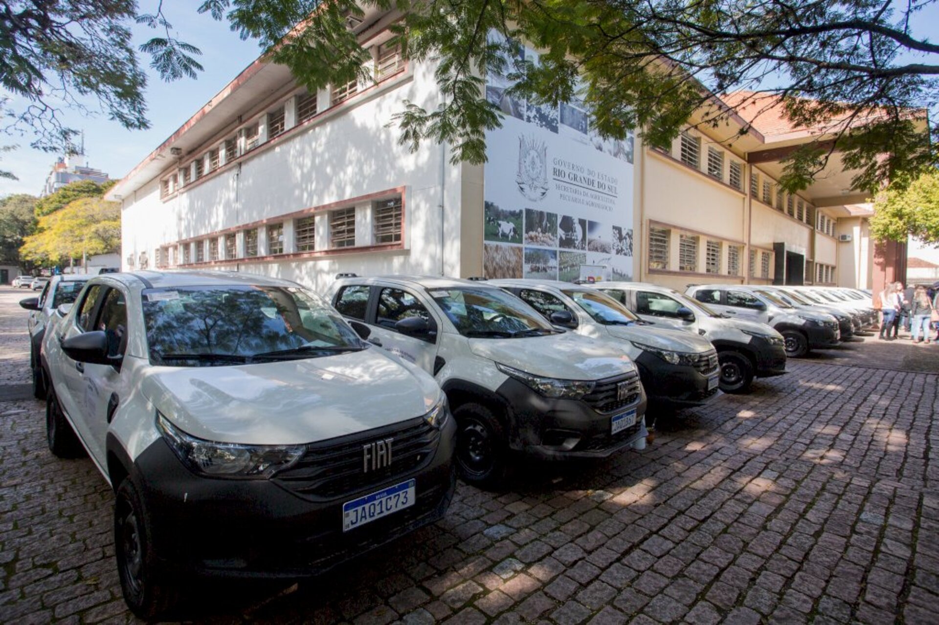 Veículos foram entregues hoje em Porto Alegre