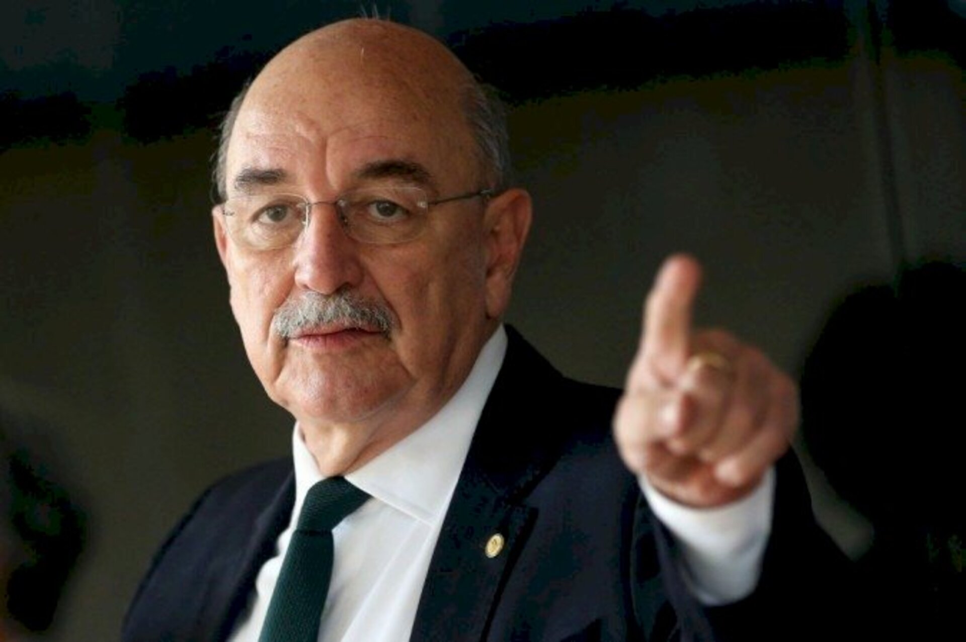 Turra é propagandista de medidas consideradas ineficazes contra a covid-19