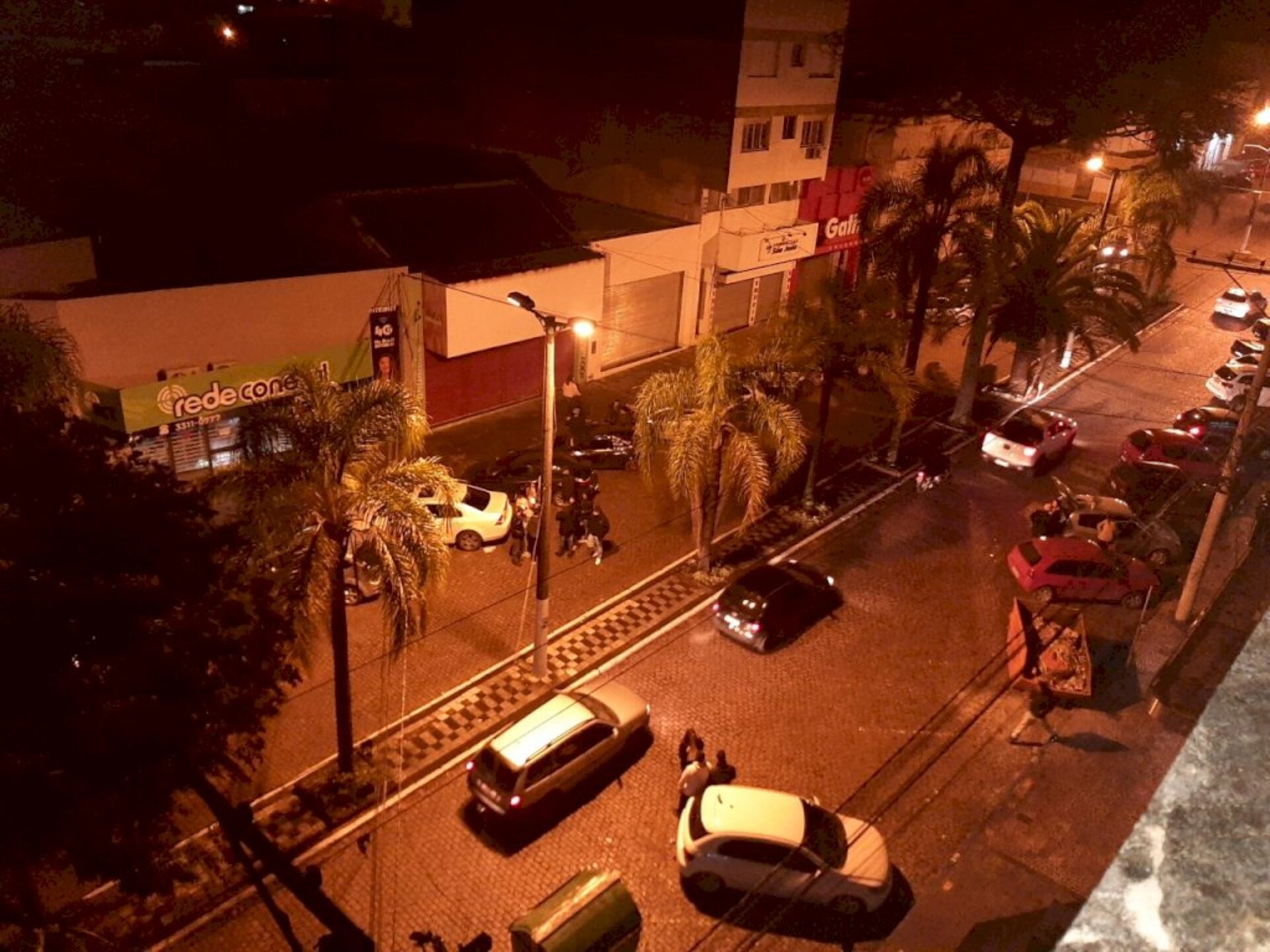 Mesmo vedado, continua o problema de consumo de bebida alcoólica na mesma quadra
