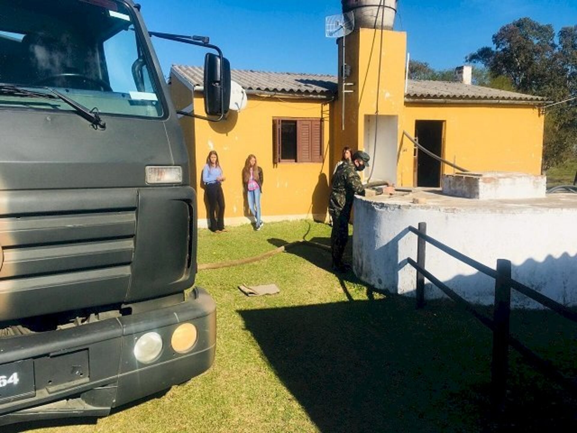 Exército leva água potável para Candiota e Pedras Altas