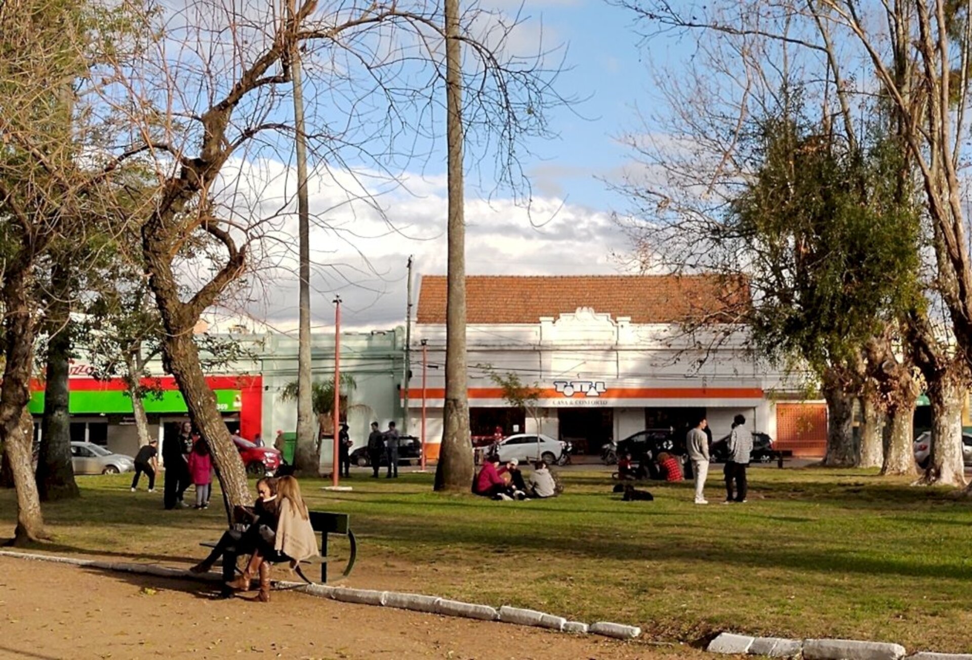 Praças têm ficado lotadas nos finais de semana