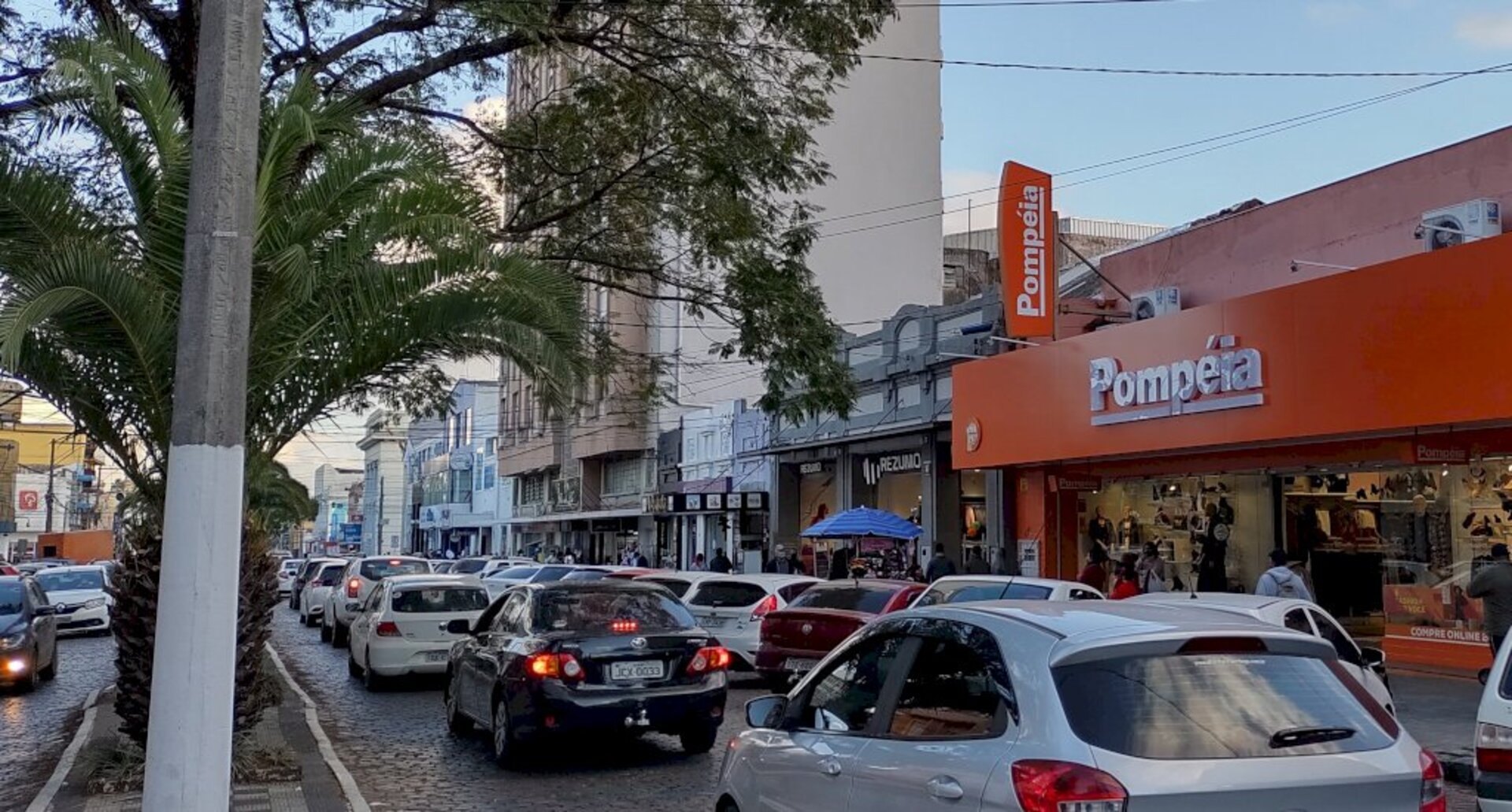 Estabelecimentos apostam em ofertas para atrair consumidores