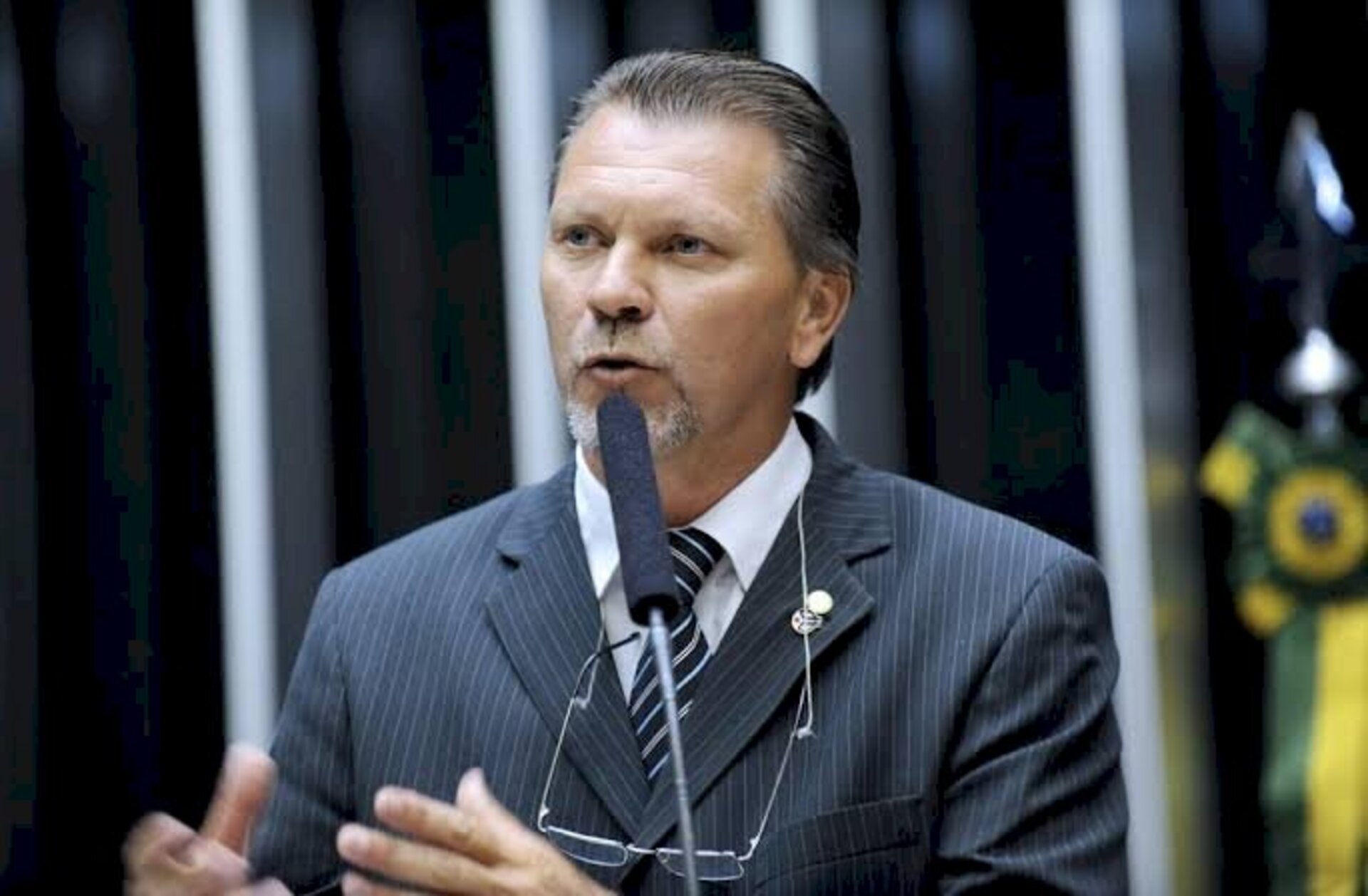 Deputado testou positivo na quarta-feira