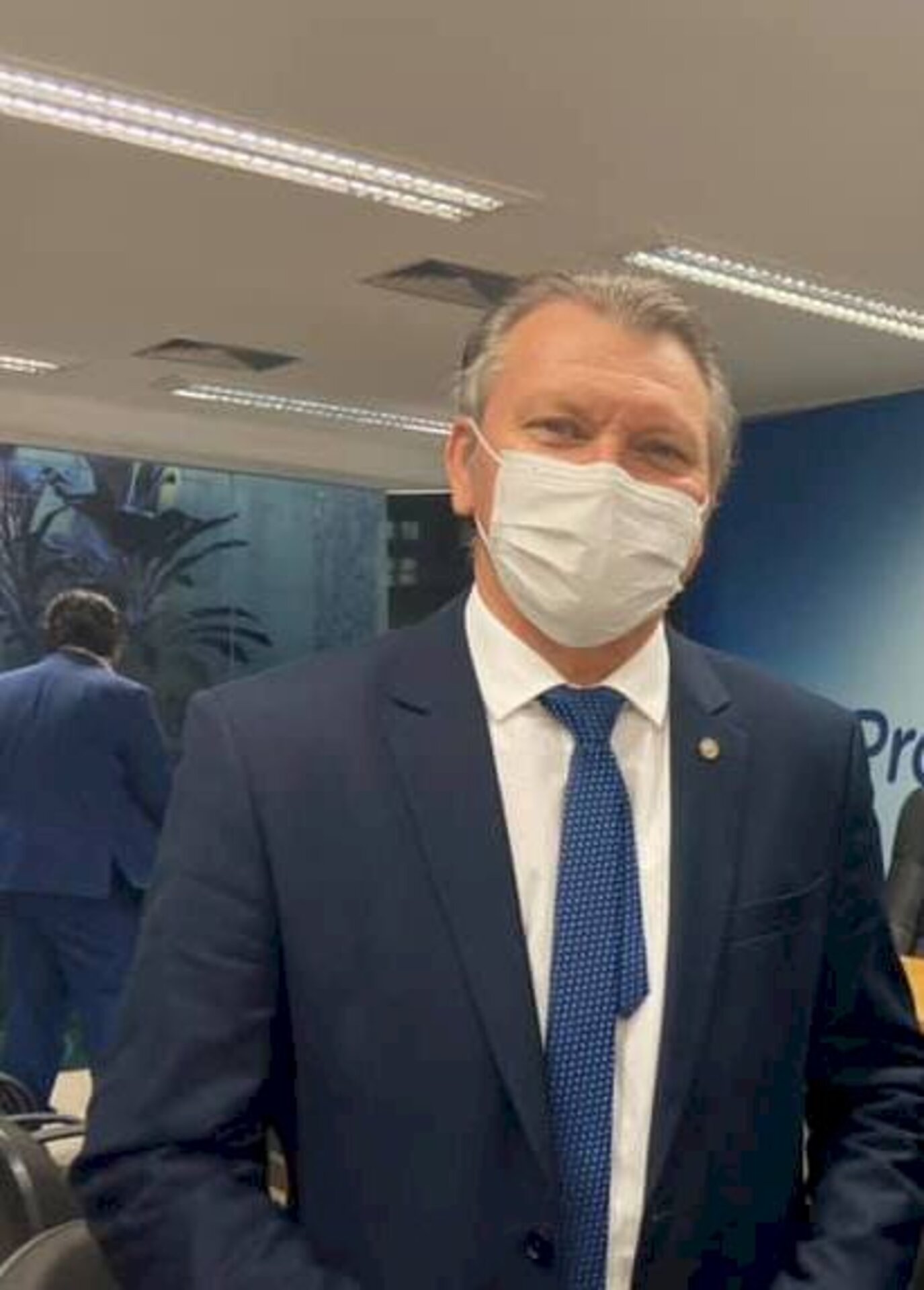 Deputado testou positivo para covid-19 na semana passada