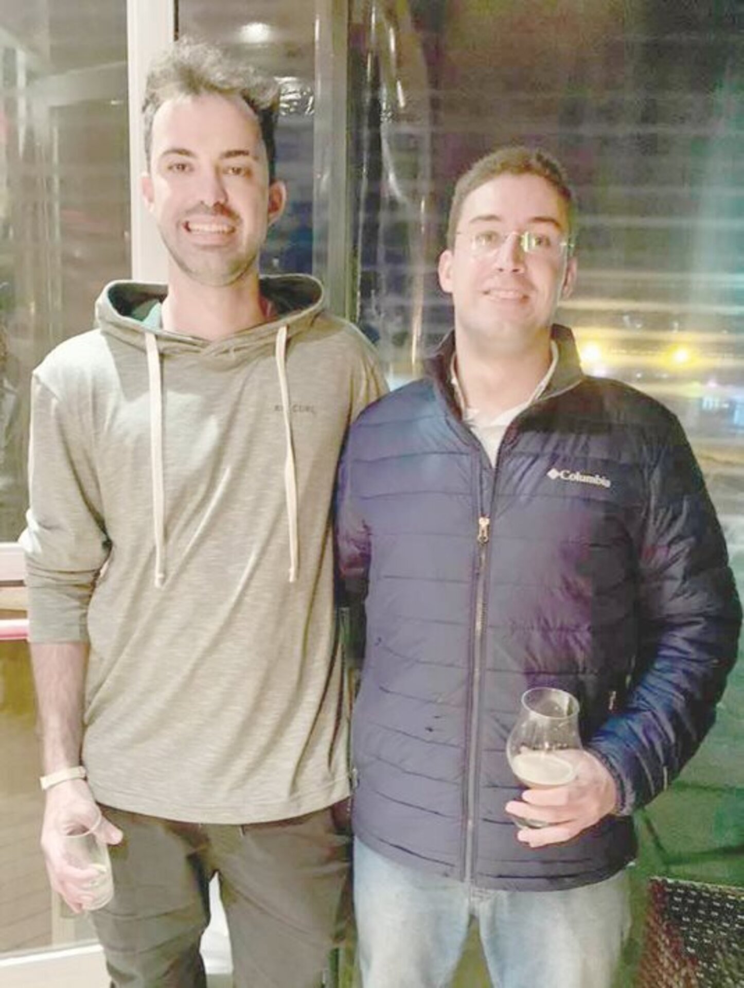 Os primos Thomaz Mansur Segredo e Diego Segredo Blanco na turma conhecida que circulou pelo Barô no último finde