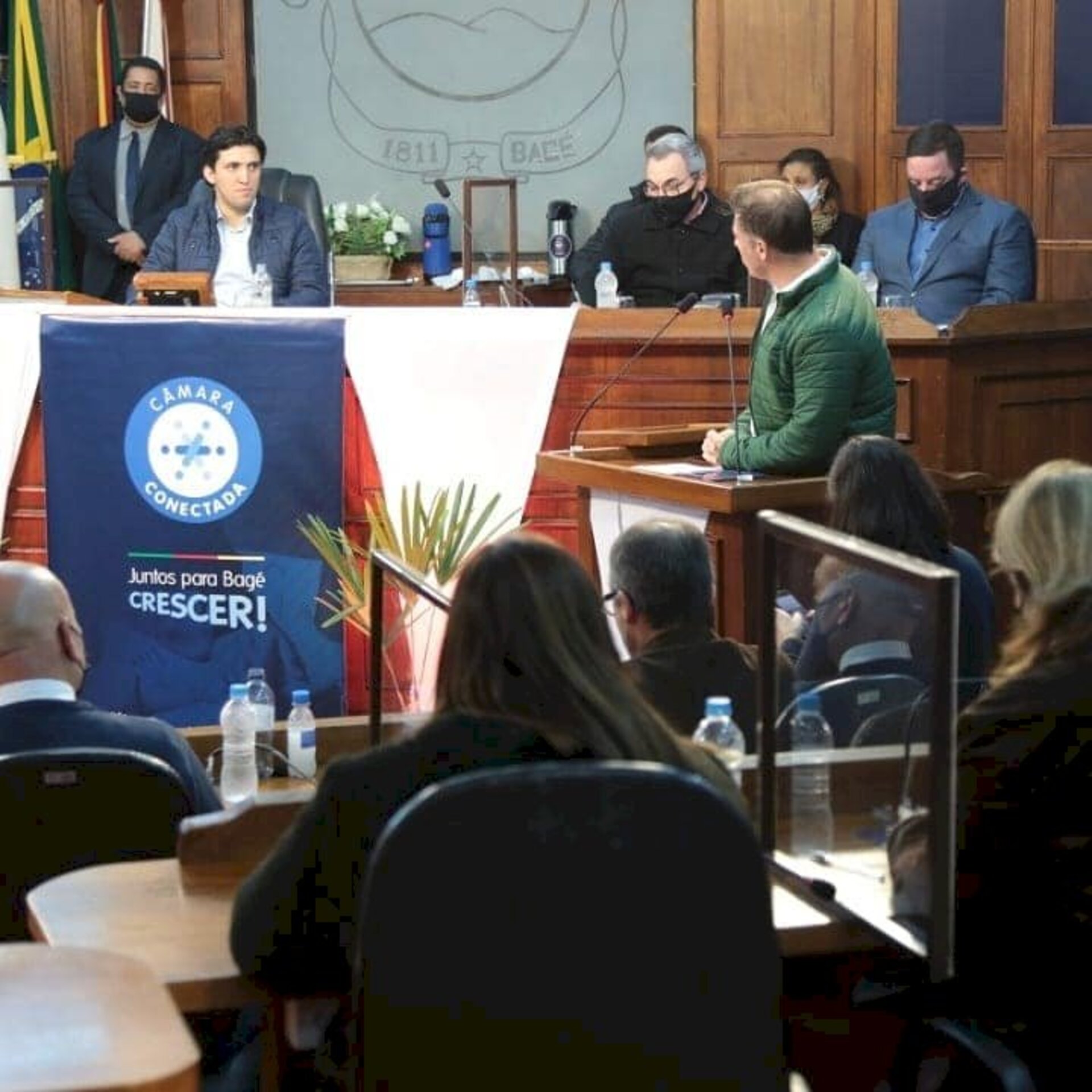Prefeito fez uma explanação sobre as etapas da obra