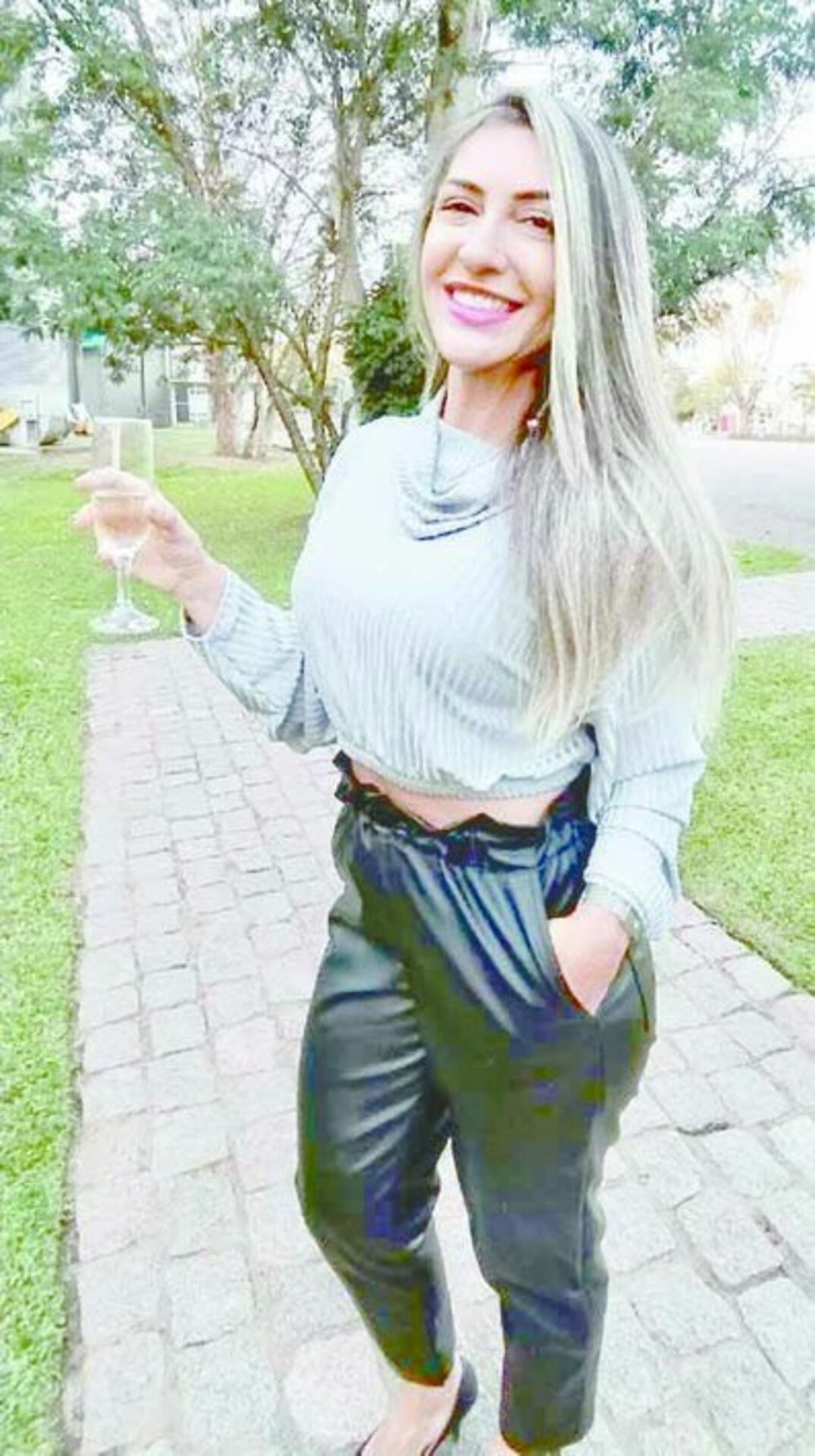 Helenara Vidal, presença alto astral no aniversário de Júlia Quintana no centro de convívio do Engenho Ceolin