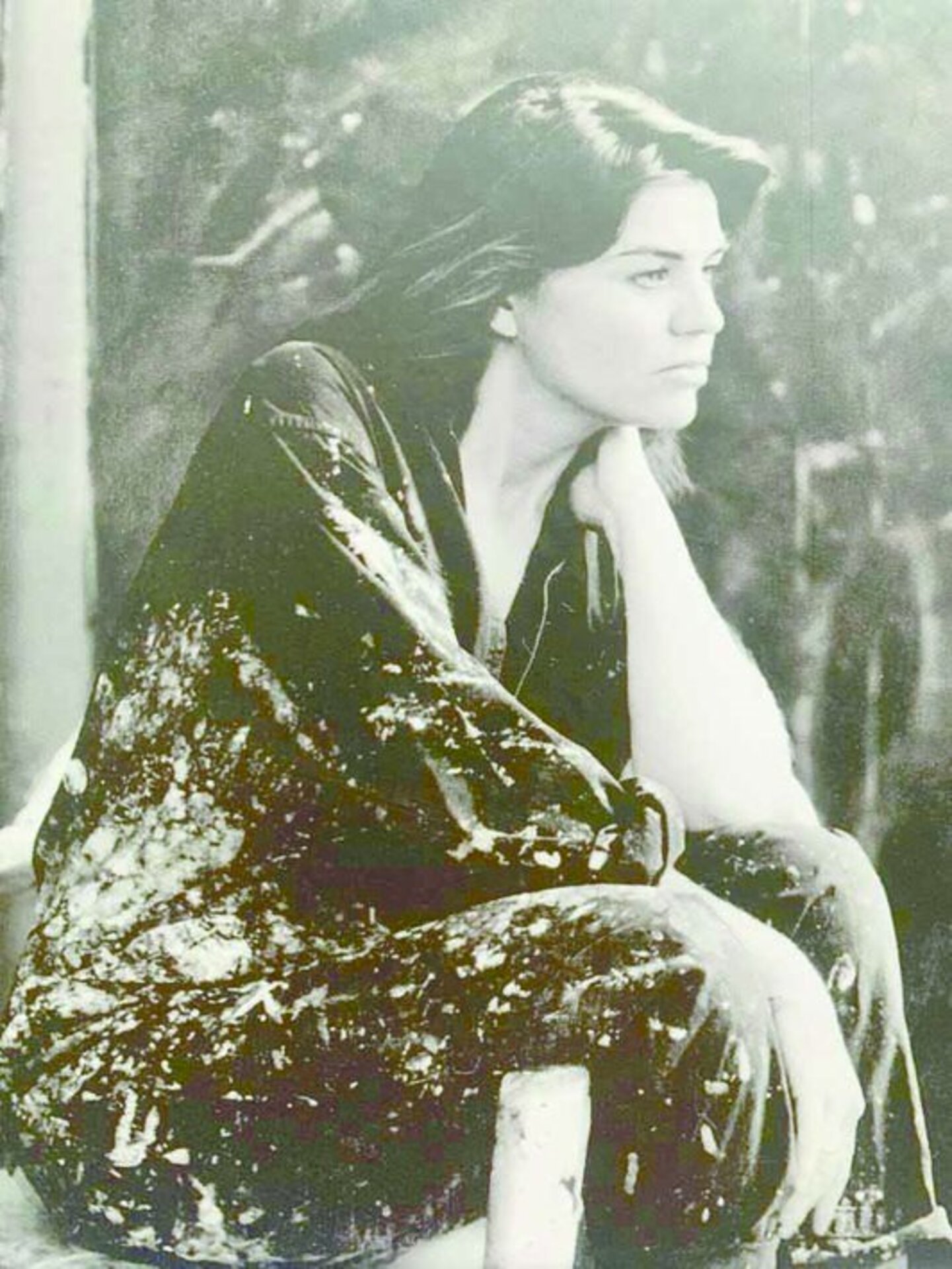 Sylvinha Martins na capa do seu livro, obra autobiográfica que entrelaça a vida pessoal e com a internacional produção artística