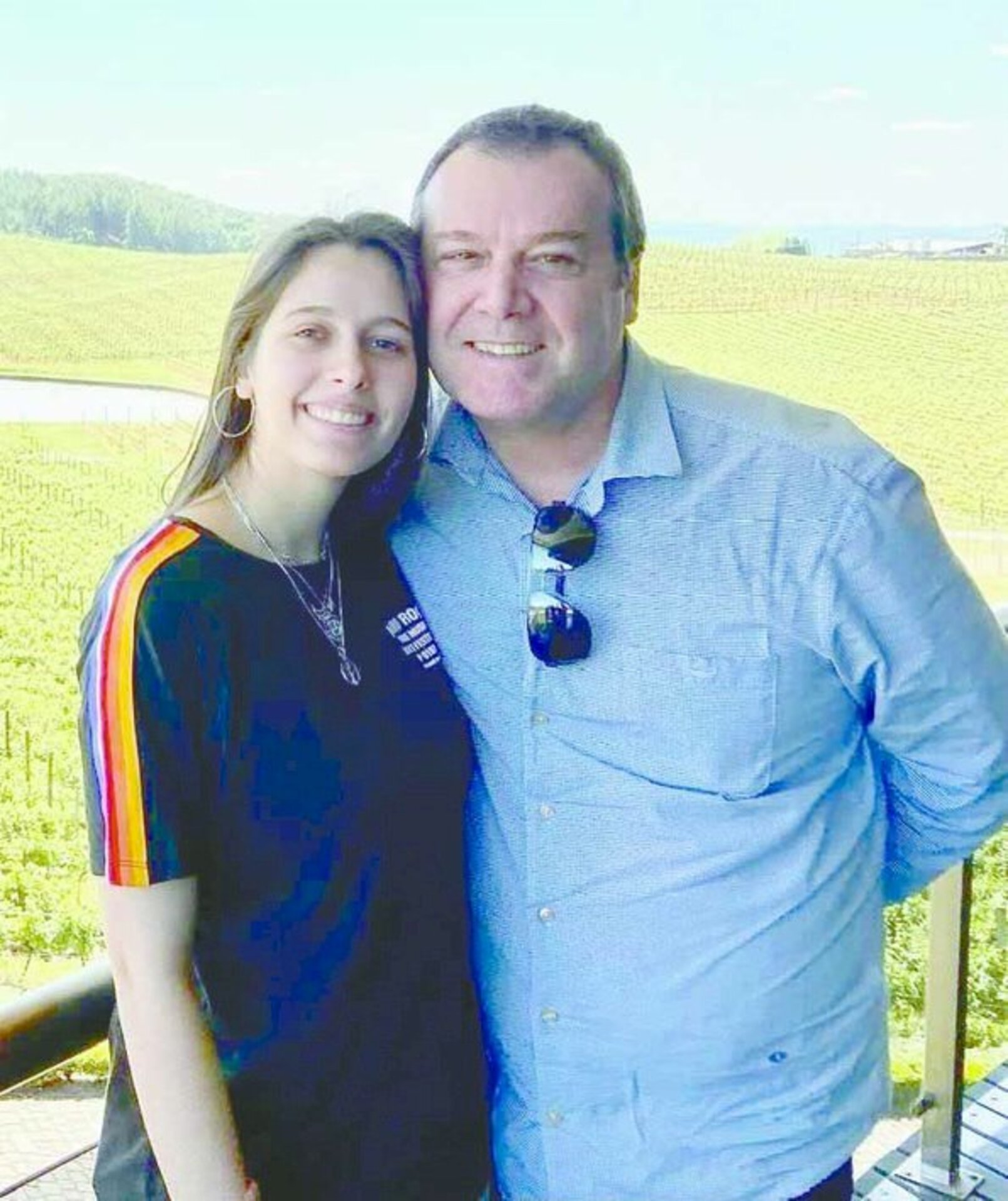 O cirurgião plástico André Luiz Severo Previtali é só orgulho! A filha, Alice, fora aprovada em três universidades para seguir seus passos na Medicina