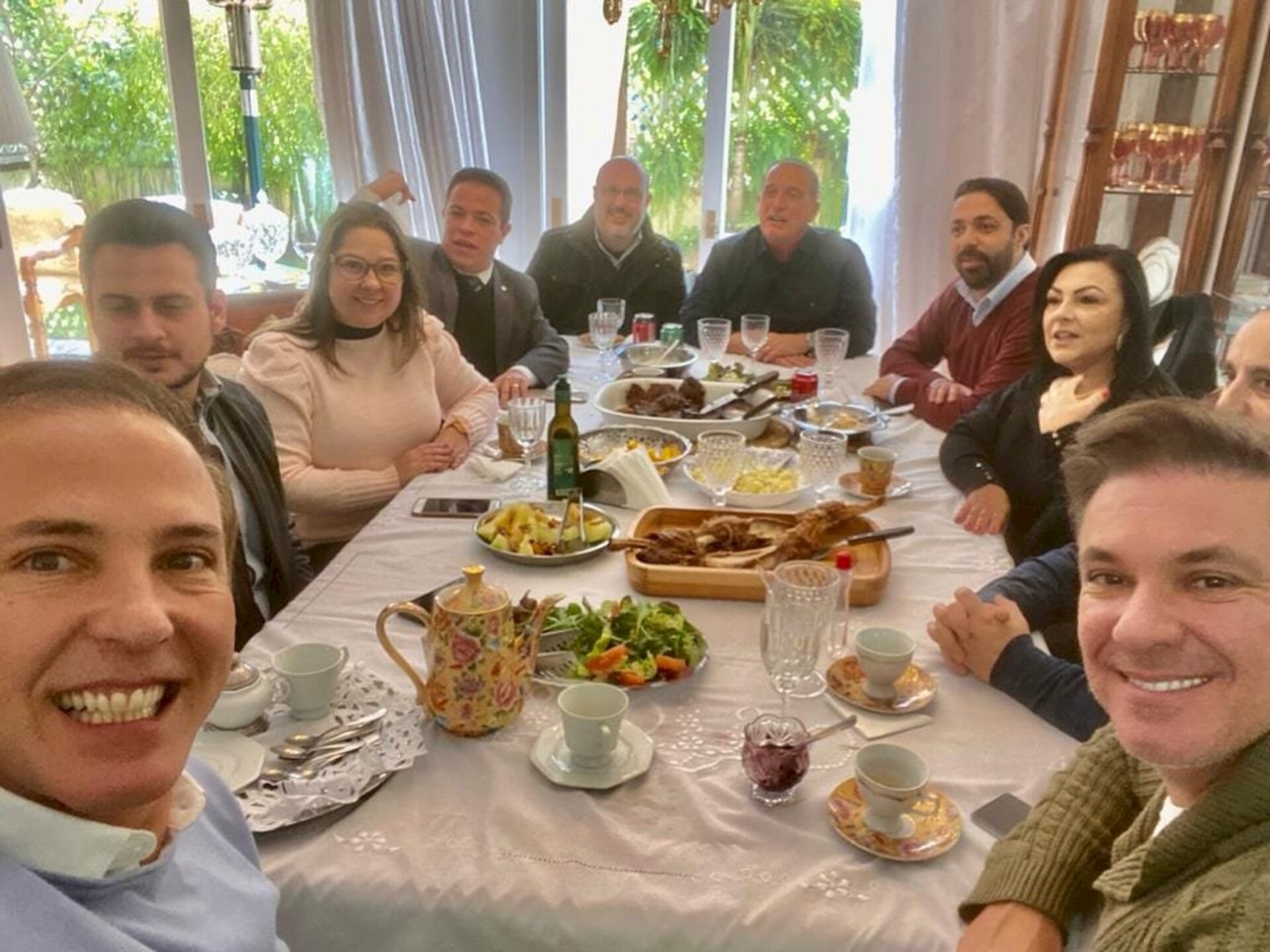 Almoço na casa do deputado Lara entre petebistas e democratas