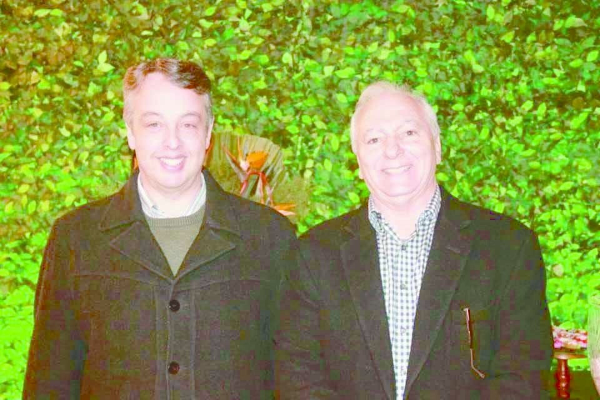Júlio Lucas transmitiu a presidência do Cantegril Clube a Gilberto Alágia em concorrido jantar no último sábado. Clic Munique Monteiro