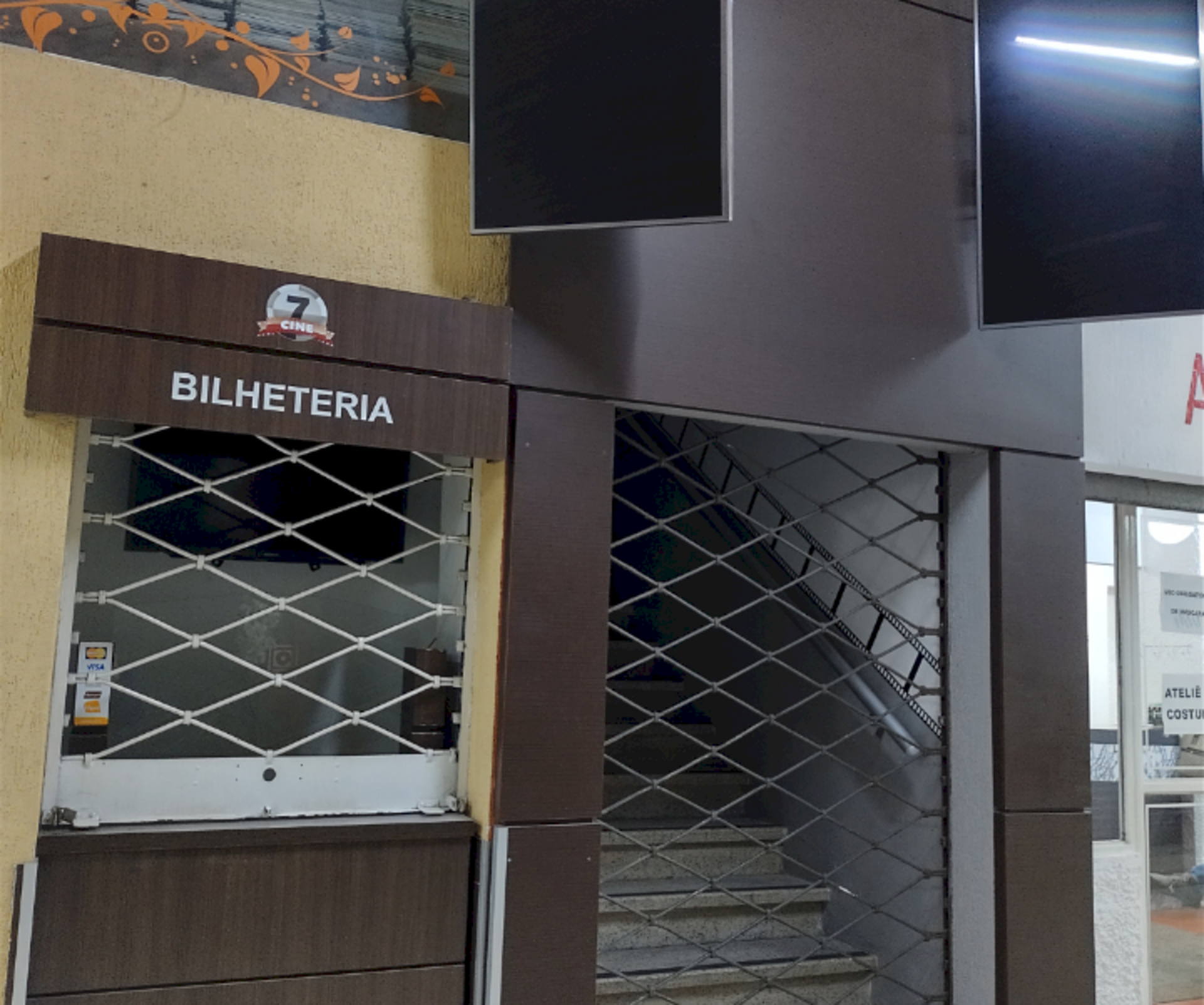 Cinema está fechado há quase um ano e meio