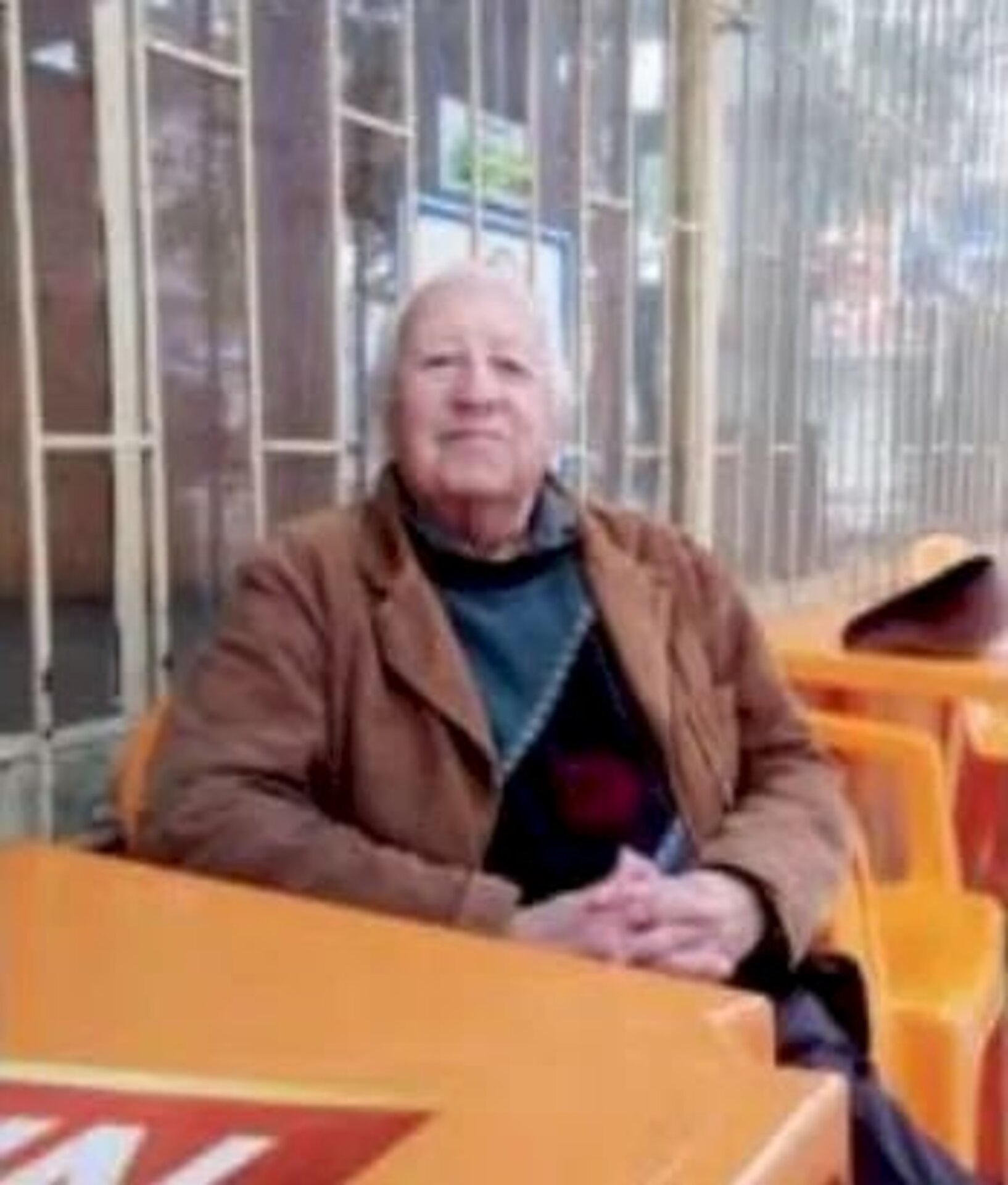 Sarmento foi radialista e professor da rede estadual de ensino