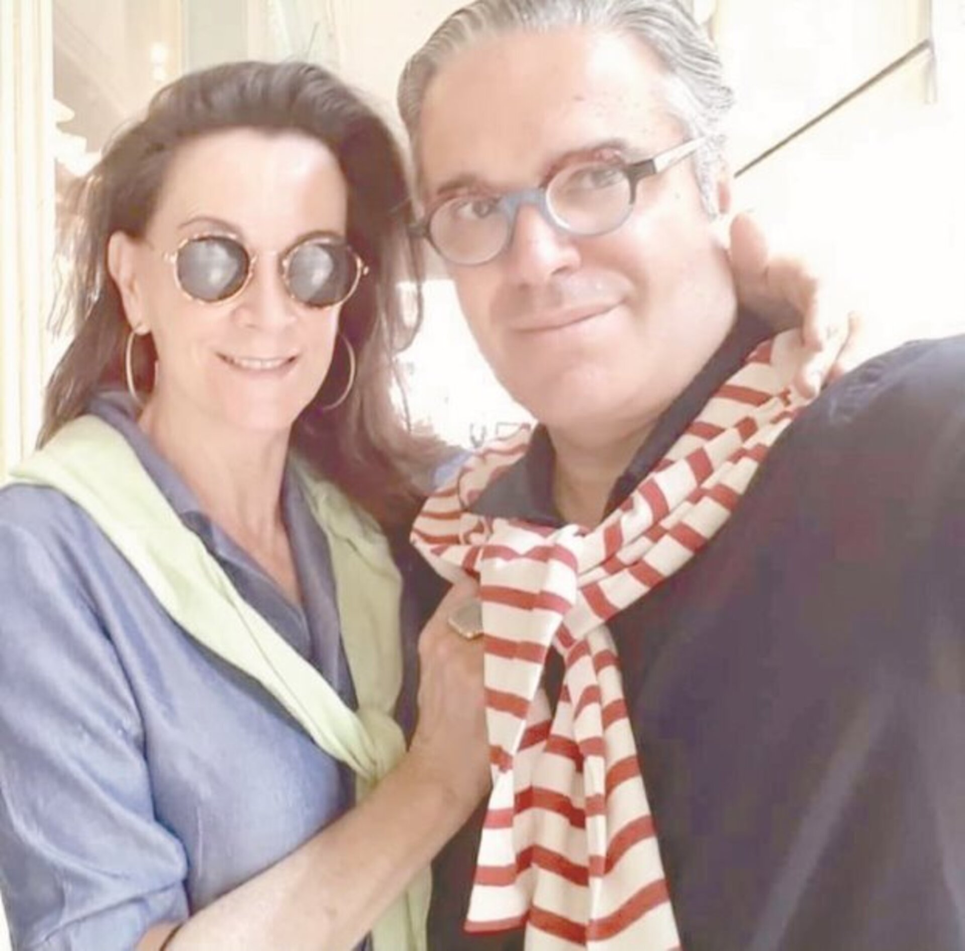 Enquanto isso, em Paris, os queridos amigos da coluna, Maria Alice Ripoll Macedo e Alfredo Candido Macedo. Em dezembro, o casal aterrissa no Uruguai para a temporada Punta 21/22