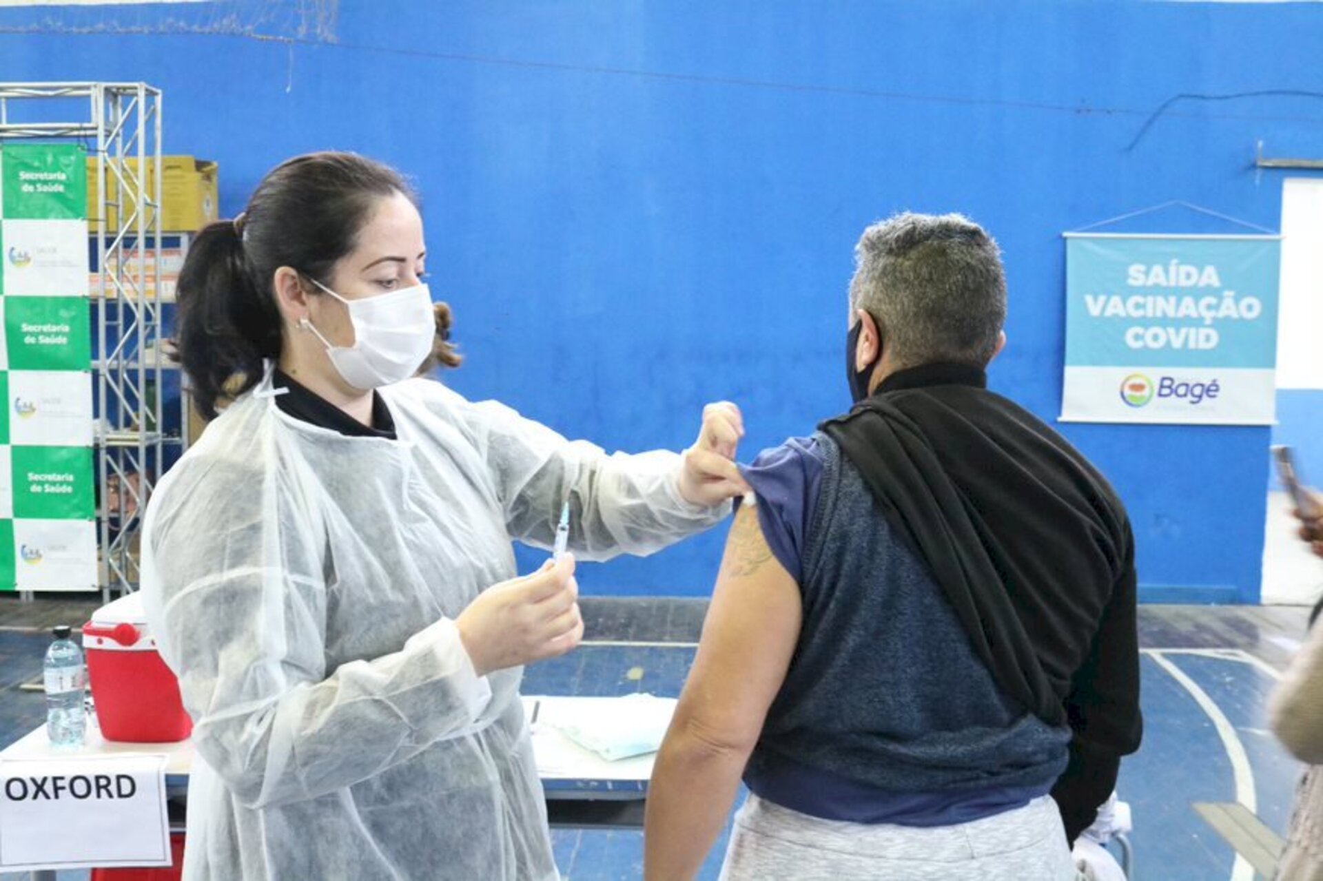 Vacinação ocorre durante quatro horas neste sábado