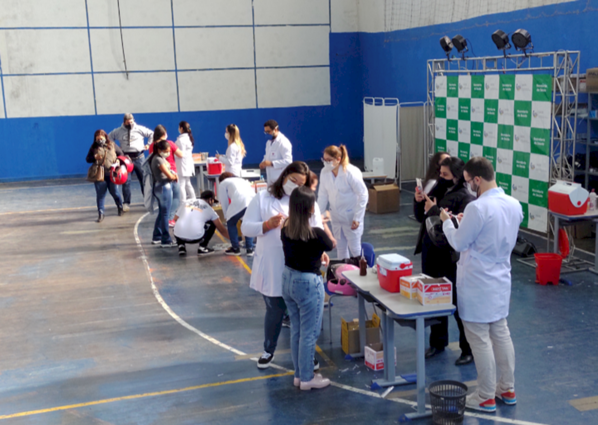 Maiores de 18 e adolescentes com comorbidades podem ir até o São Pedro