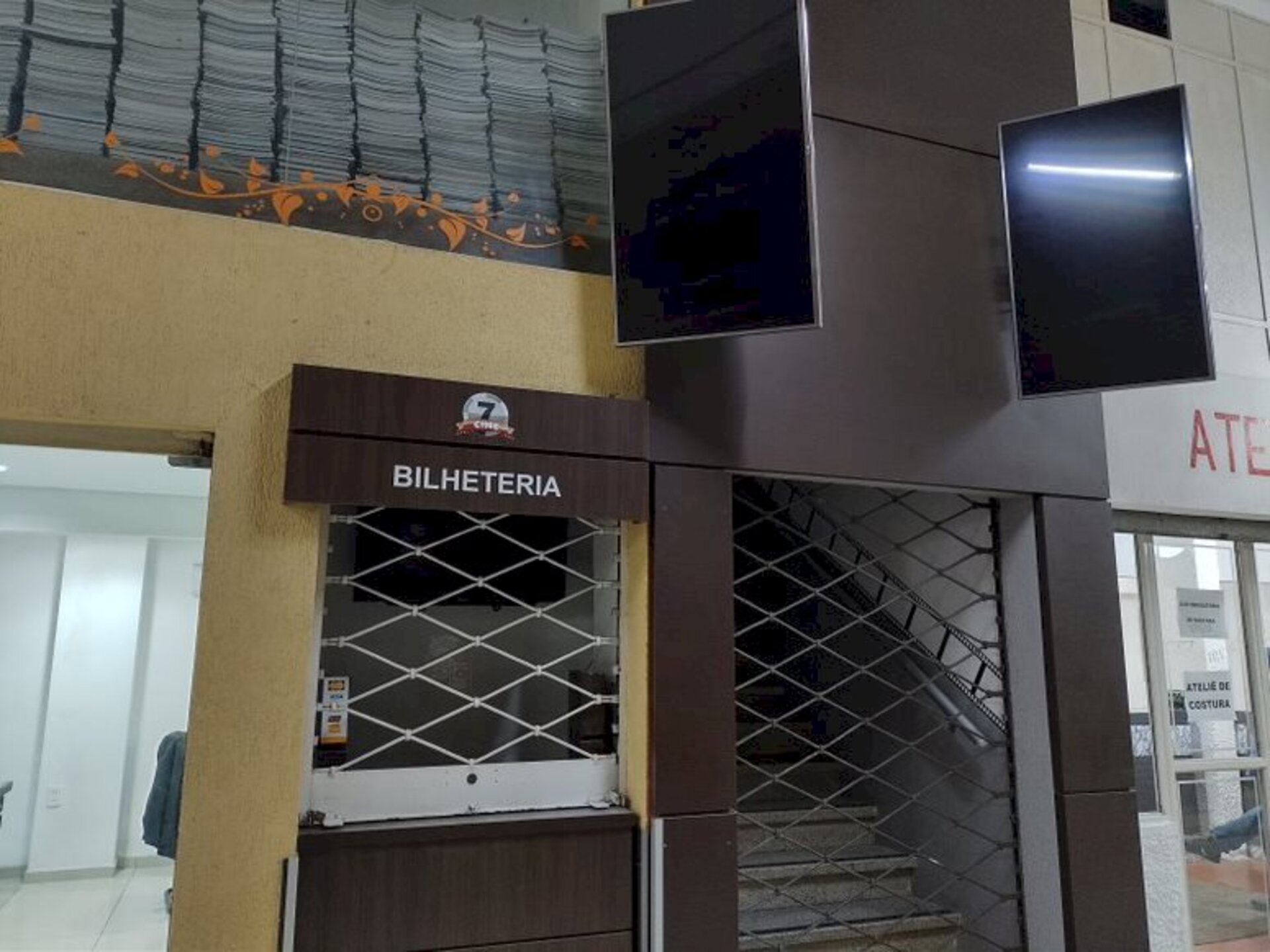 Sala está fechada há quase 18 meses