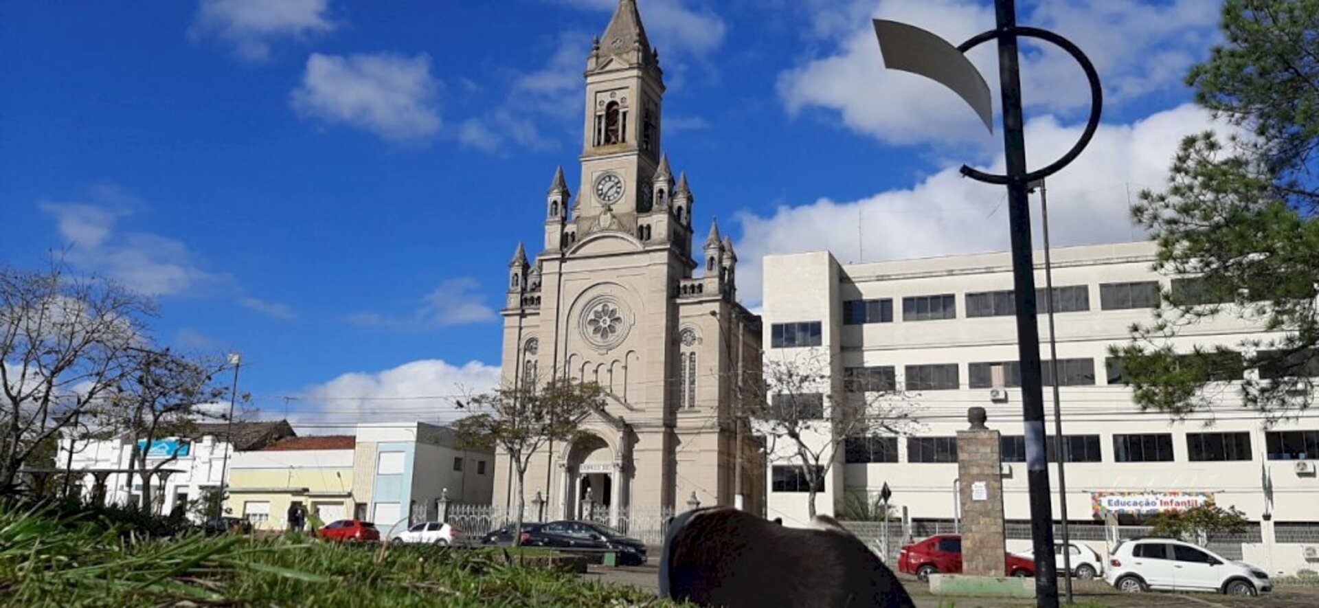 Igreja precisa de reparos no telhado