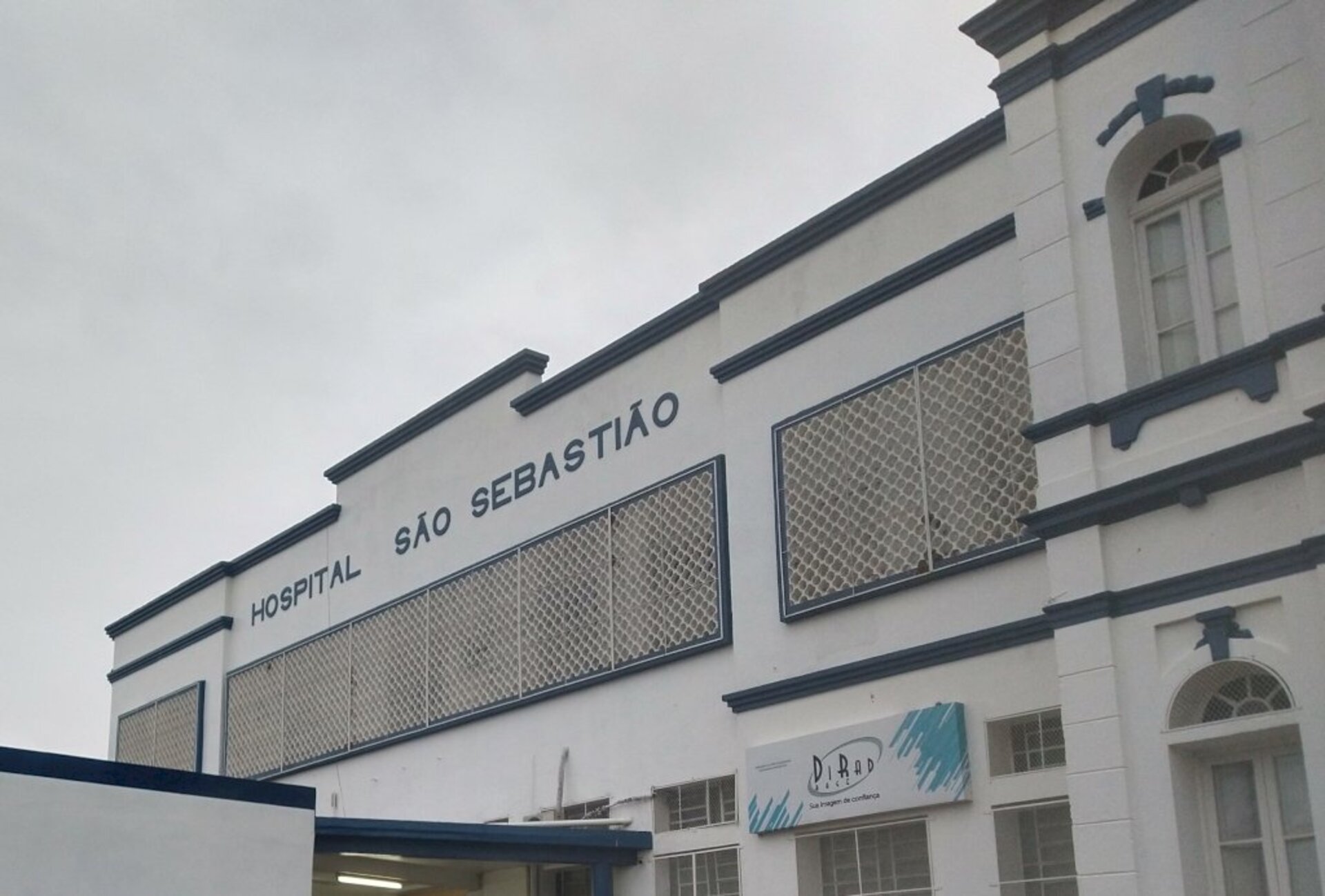Crianças pequenas estão em leitos clínicos da Santa Casa