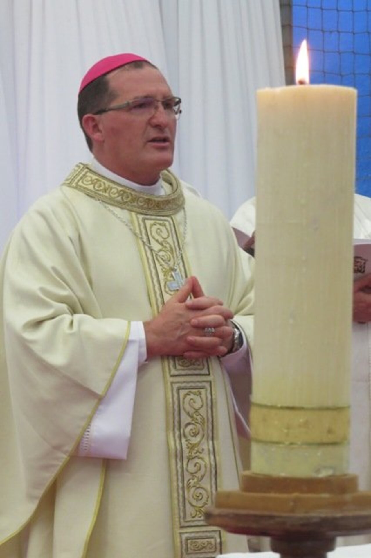 Bispo diz que igreja não deve fazer discriminação e ouvir a todos