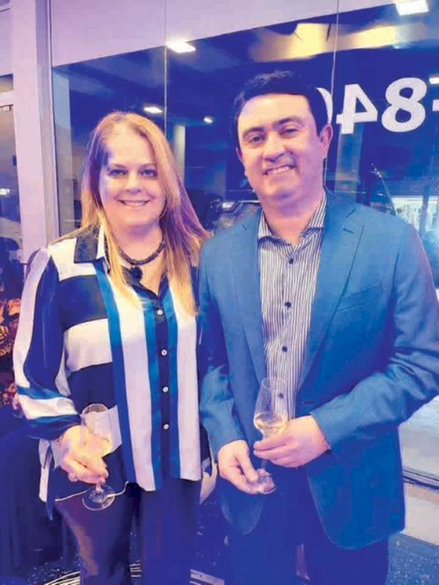 Os médicos Daniele Malaman e Carlos Eduardo Oliveira dos Santos. No papel de provedor da Santa Casa, Carlos Eduardo agradeceu a colaboração dos presentes ao setor oncológico do hospital