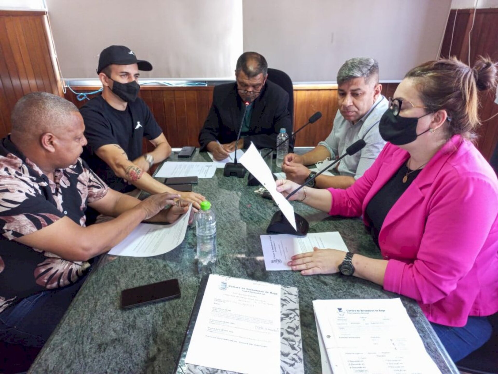 Colegiado se reuniu ontem no plenarinho do Legislativo