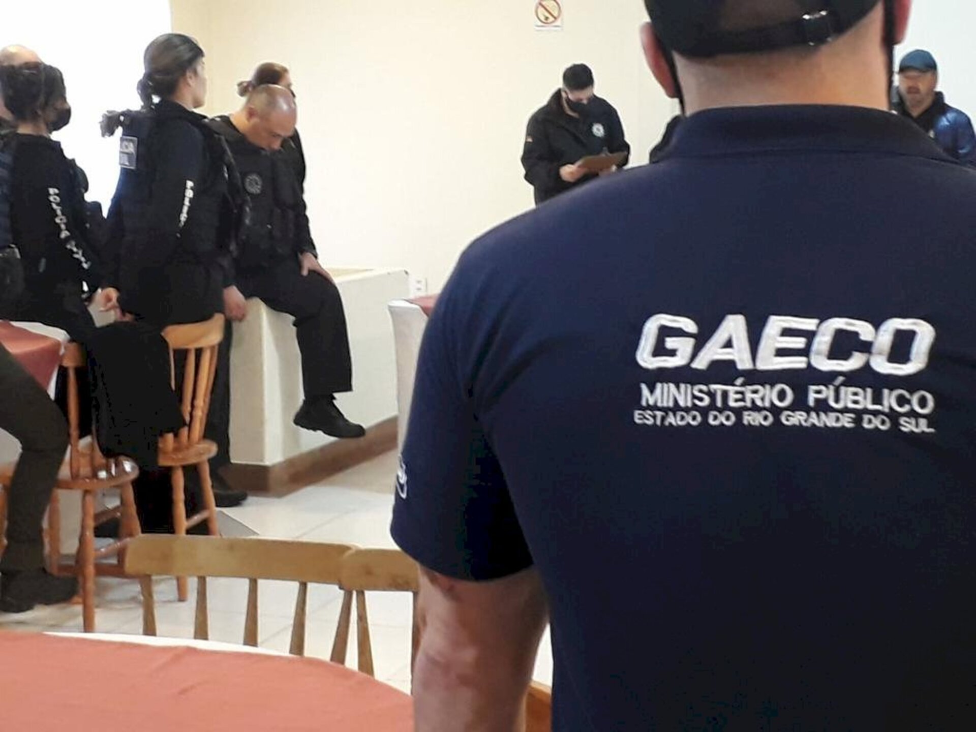 Ação contou com policiais e Ministério Público do Estado