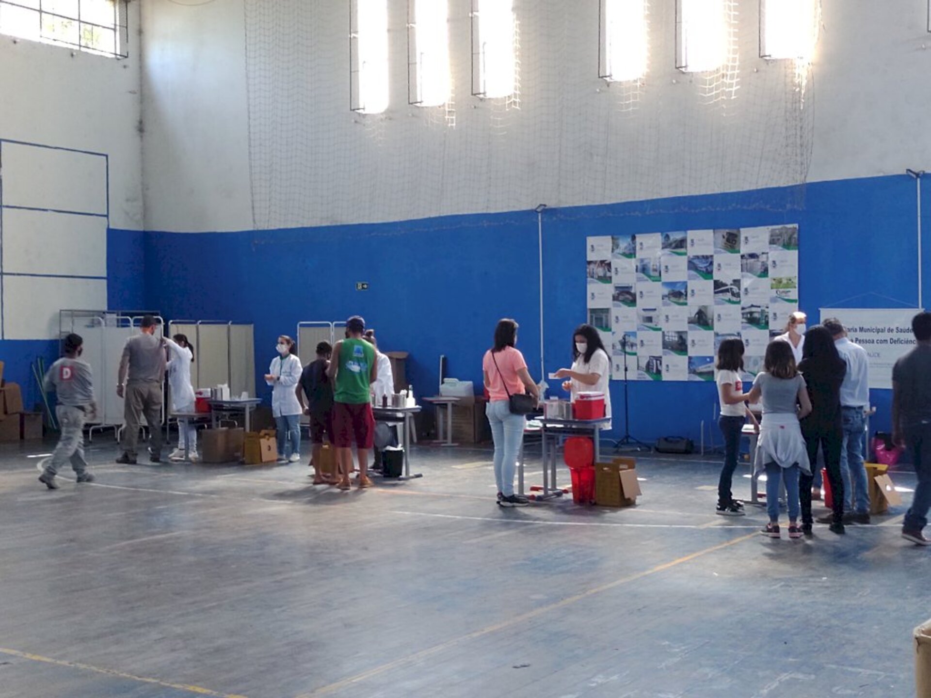 Vacinação se estende até as 17h no ginásio da São Pedro