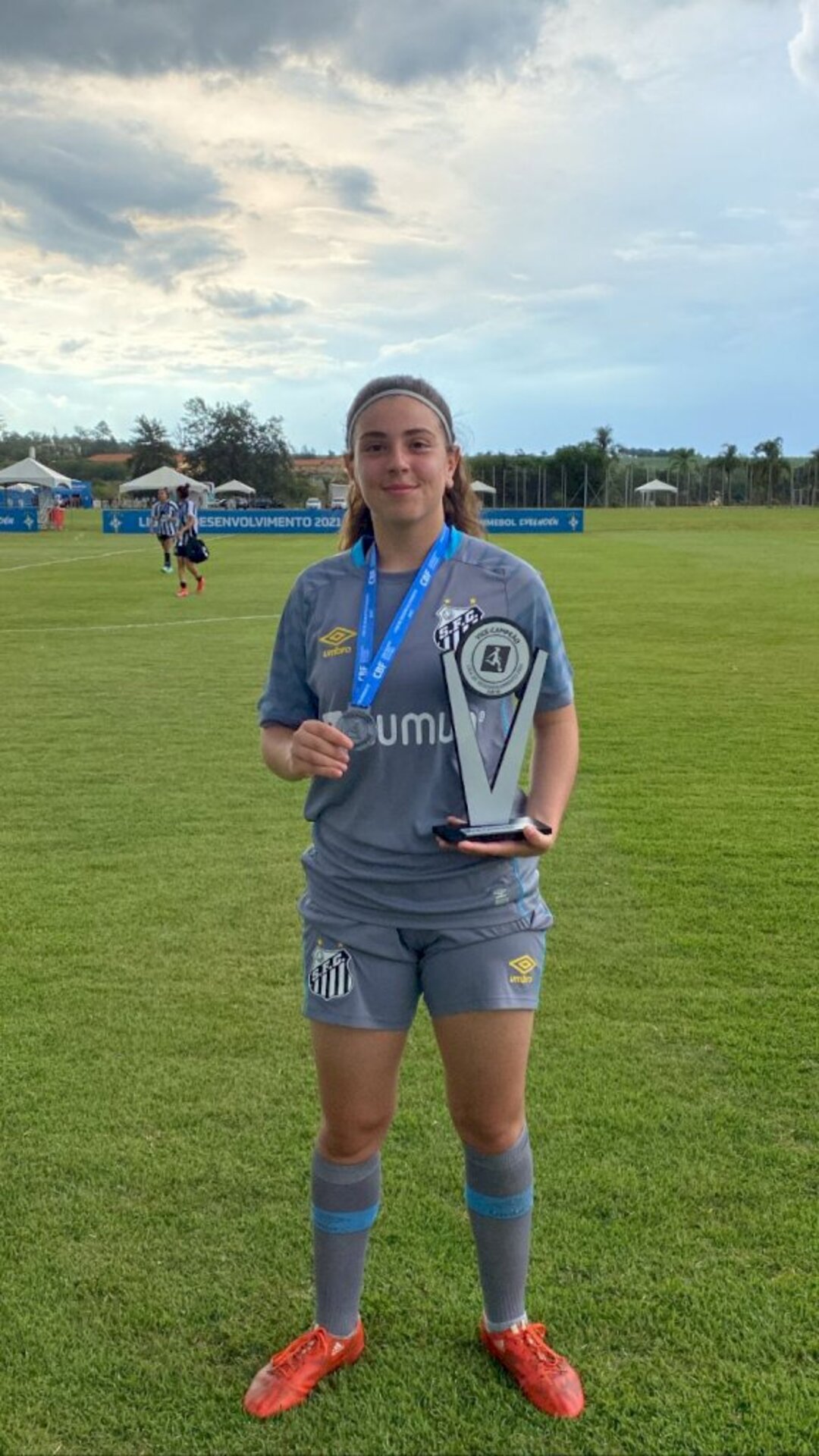 Maria Eduarda Bulcão (Duda), com a premiação