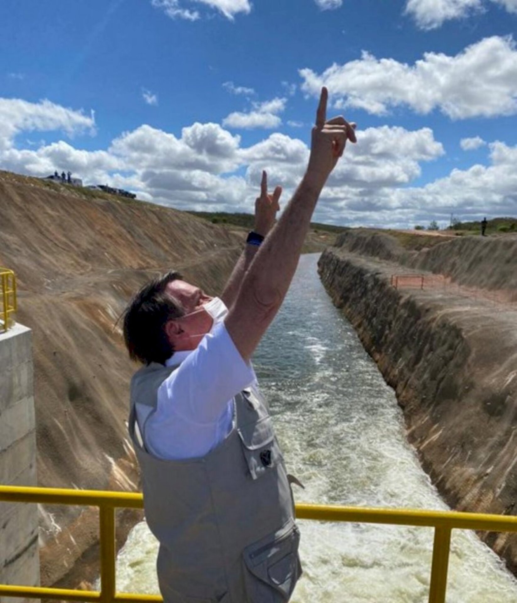 Bolsonaro transita com desenvoltura campo conservador
