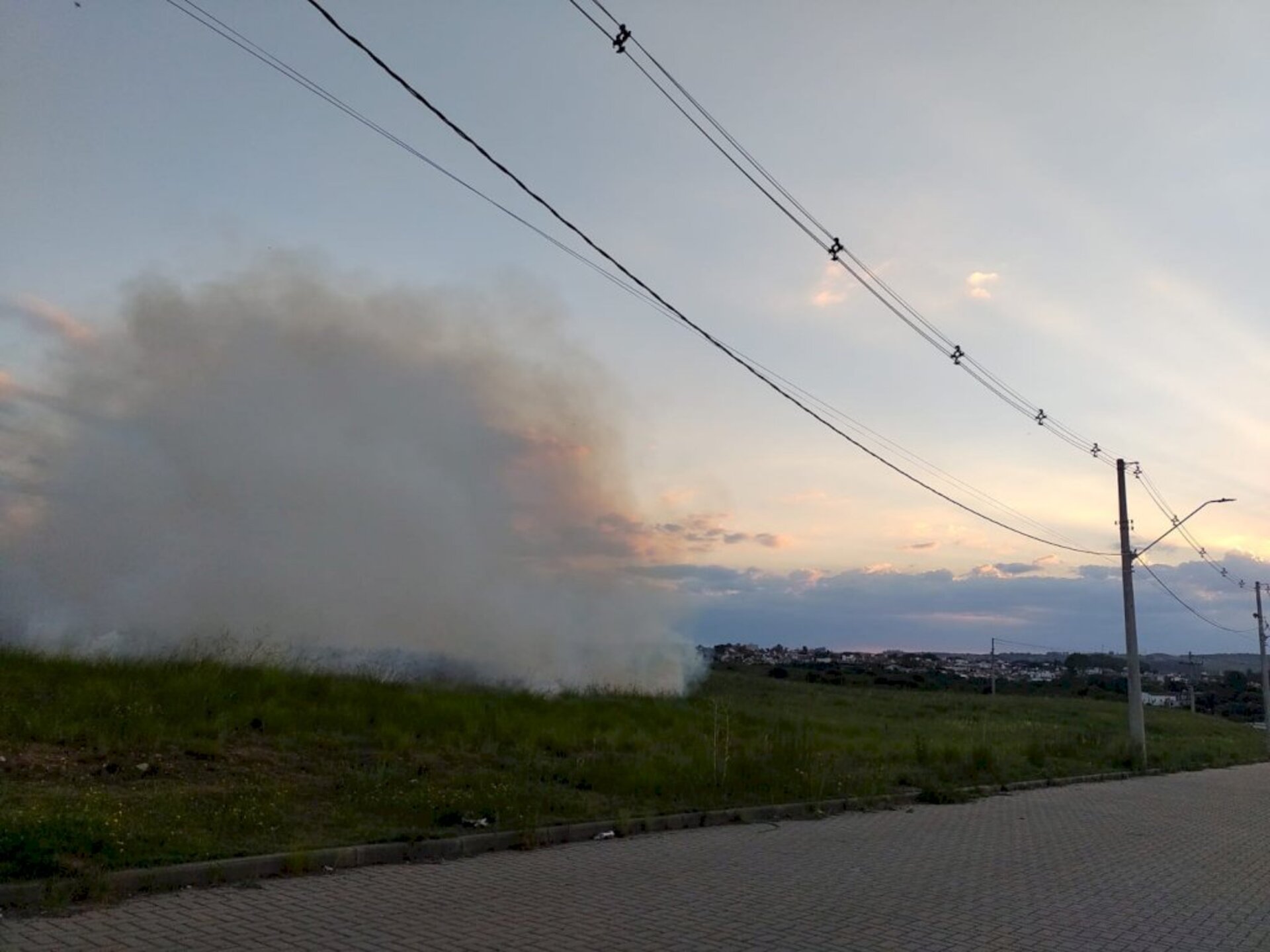 Focos de incêndios acontecem próximos a área urbana