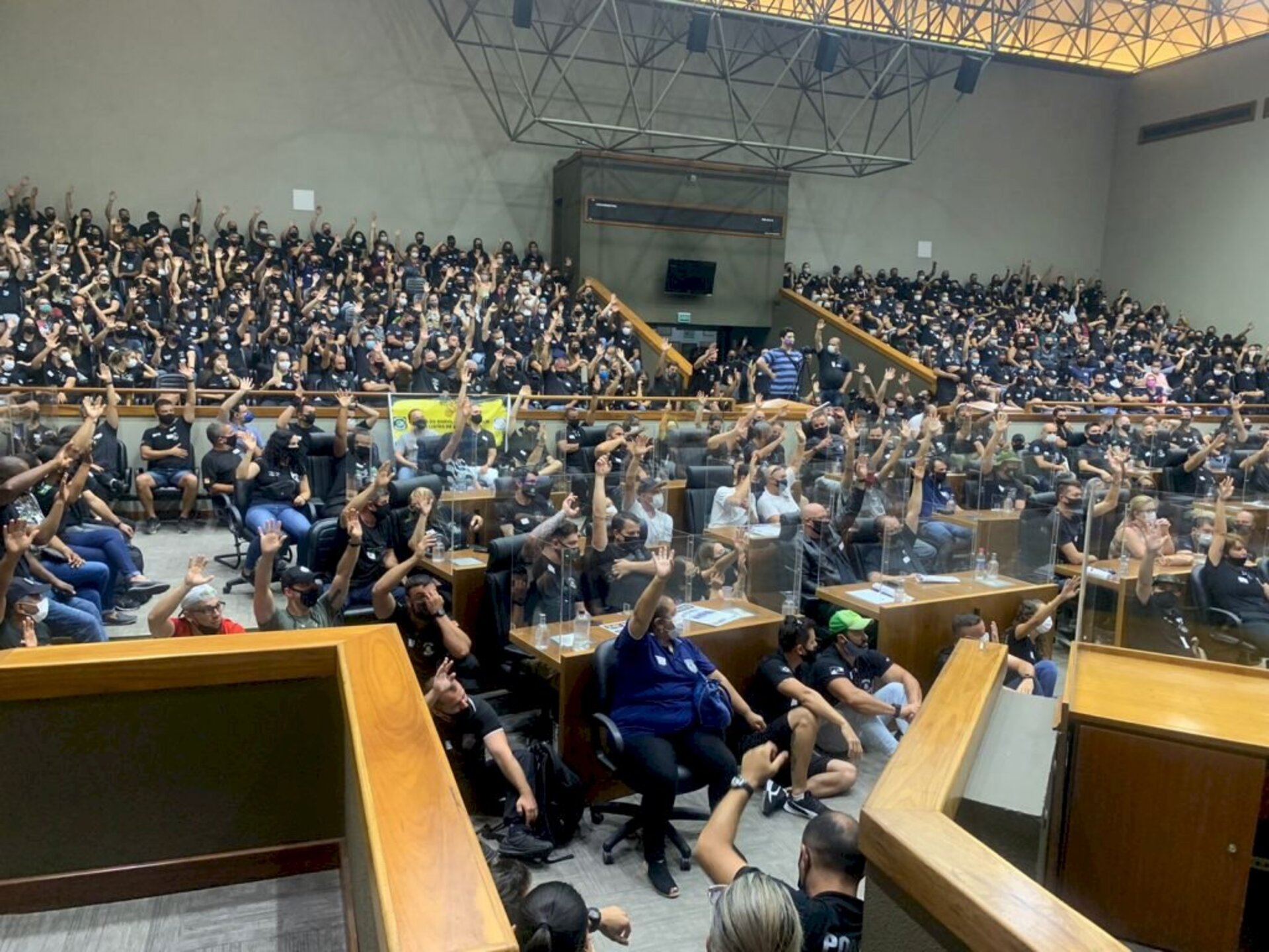 Decisão foi tomada ontem em assembleia geral