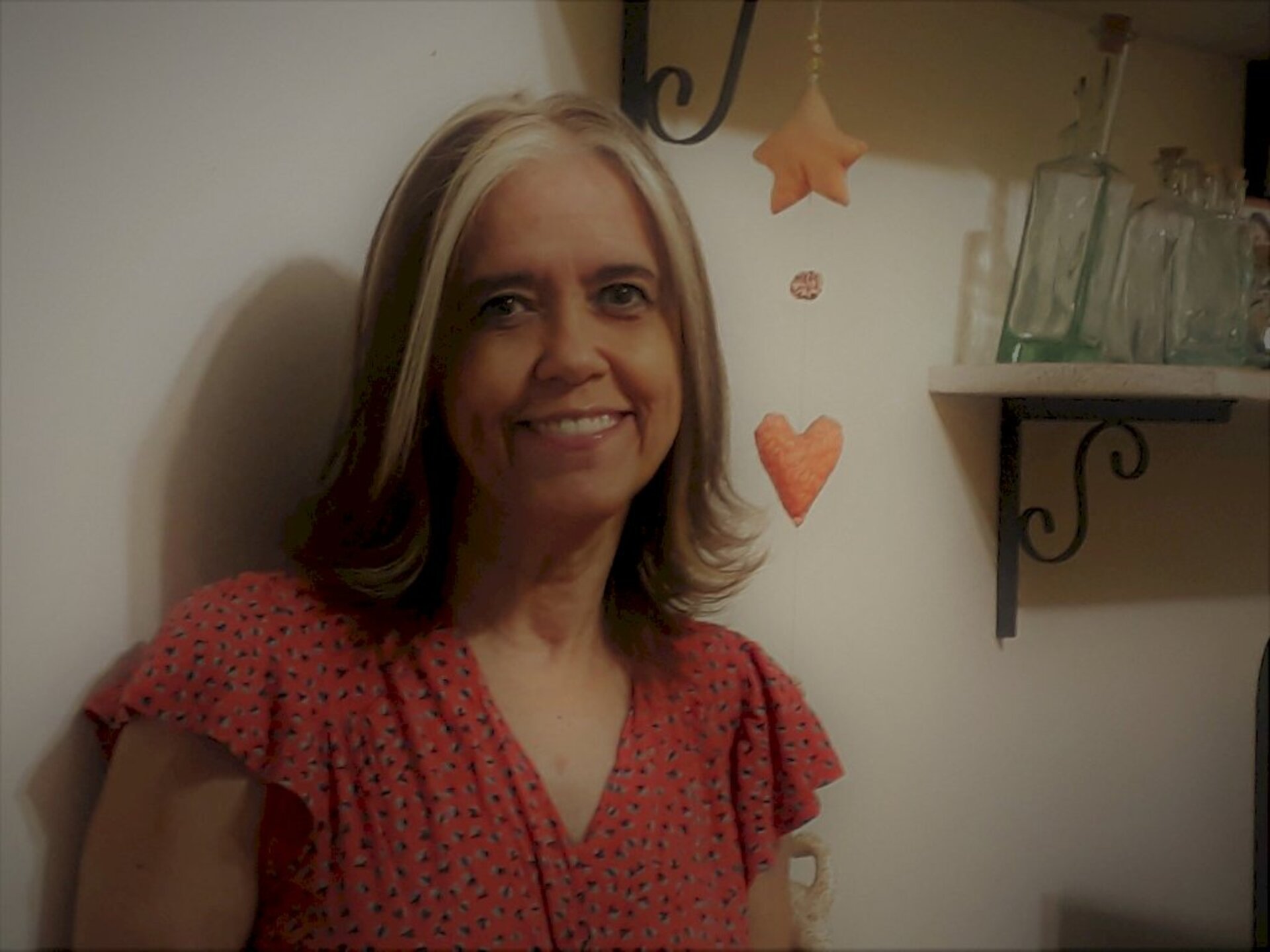 Professora Marialda Monteiro, uma das profissionais mais qualificadas no ofício da língua portuguesa, com trânsito em salas de aula e redações de jornais