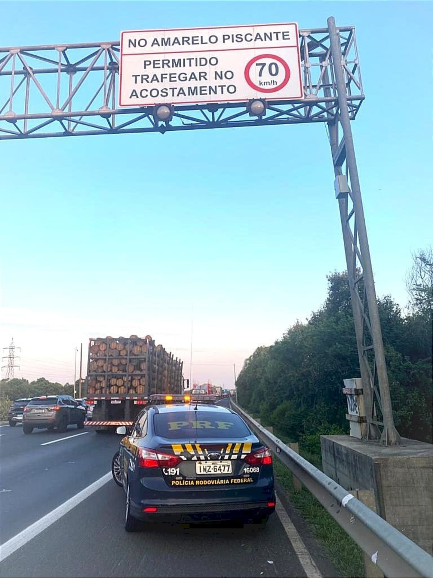 Motoristas tem que observar regras para transitar pelo espaço