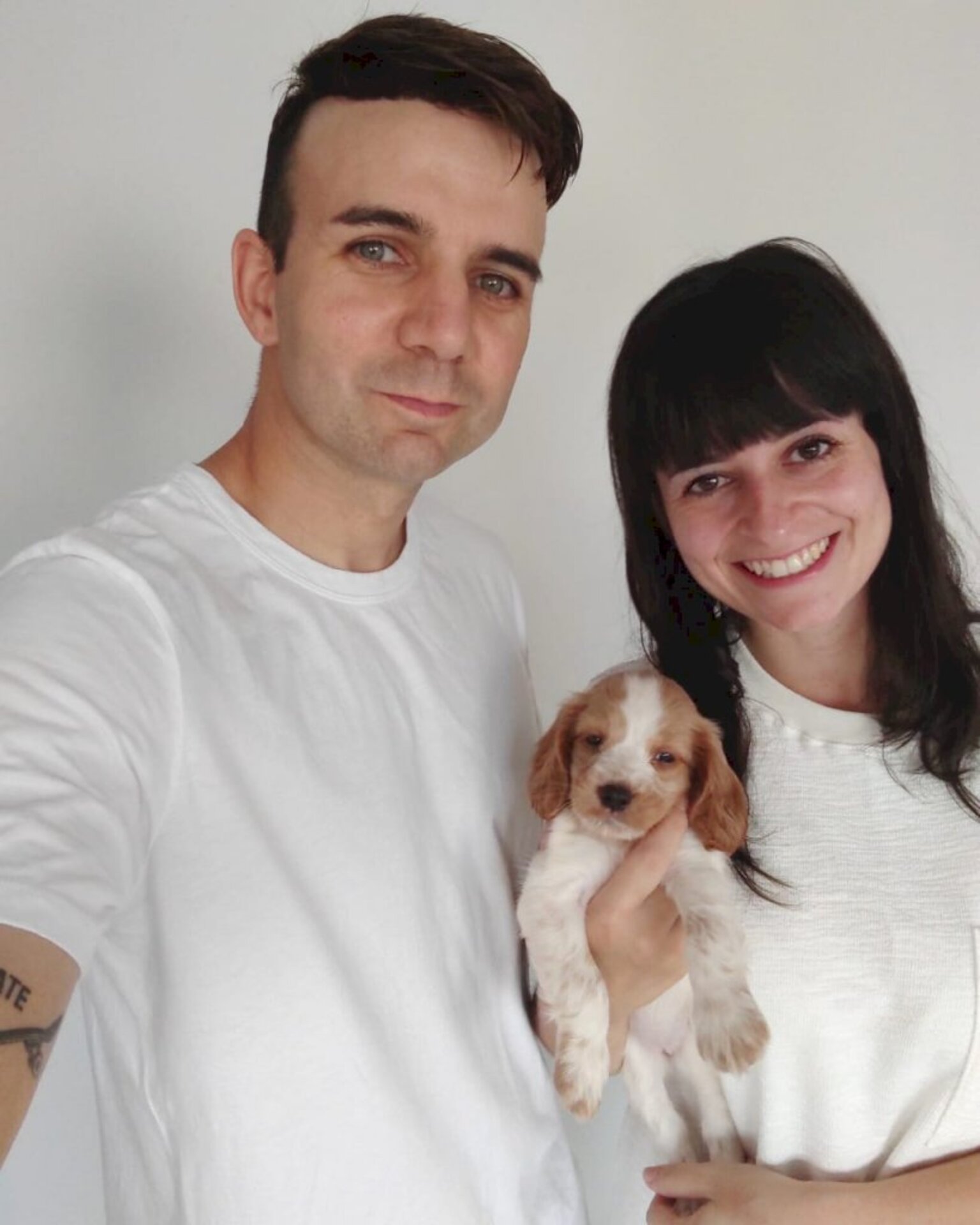 Lelinho Lopes e Anne Fagundes com a mais nova integrante da família, a Nicki, de apenas dois meses