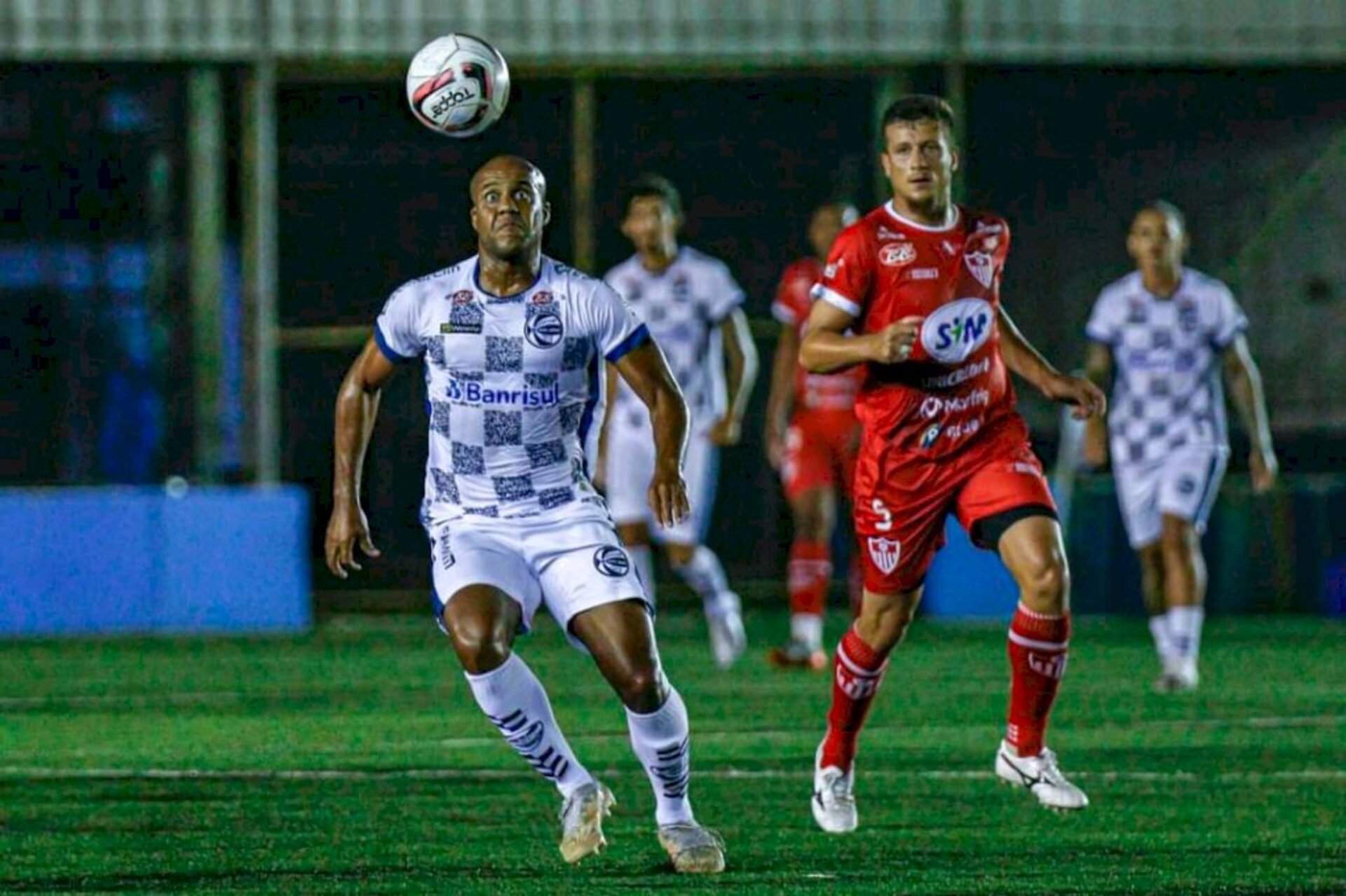 Placar não refletiu a boa atuação alvirrubra no segundo tempo
