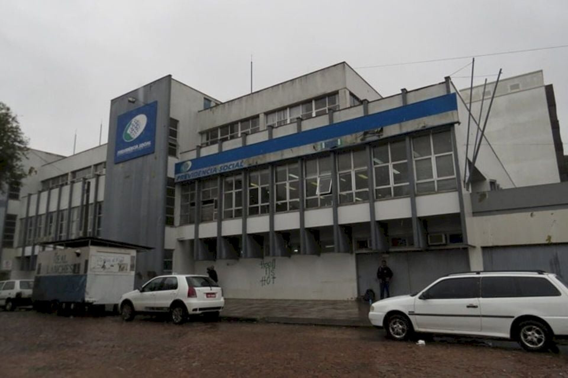 Em todos os casos, deve ser observada a prioridade de atendimento prevista em lei