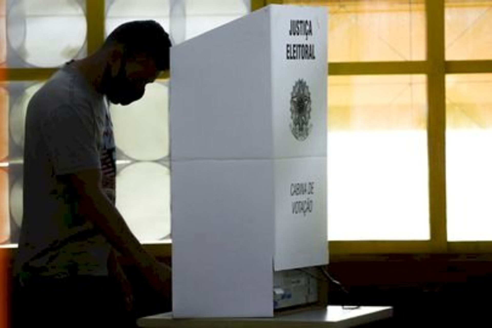 Troca de partido pode ser feita até dia 1º de abril