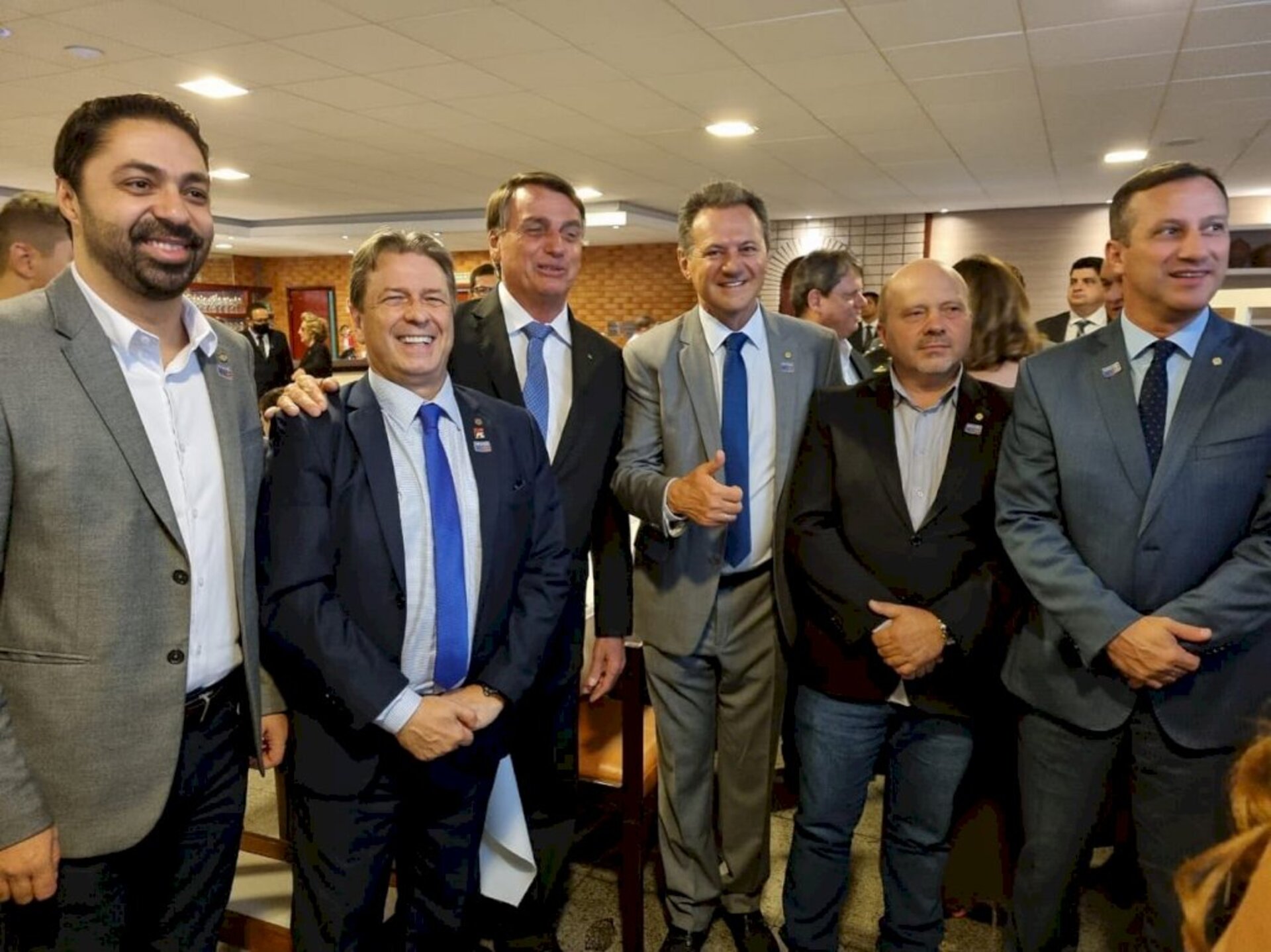 Bolsonaro com parlamentares gaúchos que se filiaram ao PL