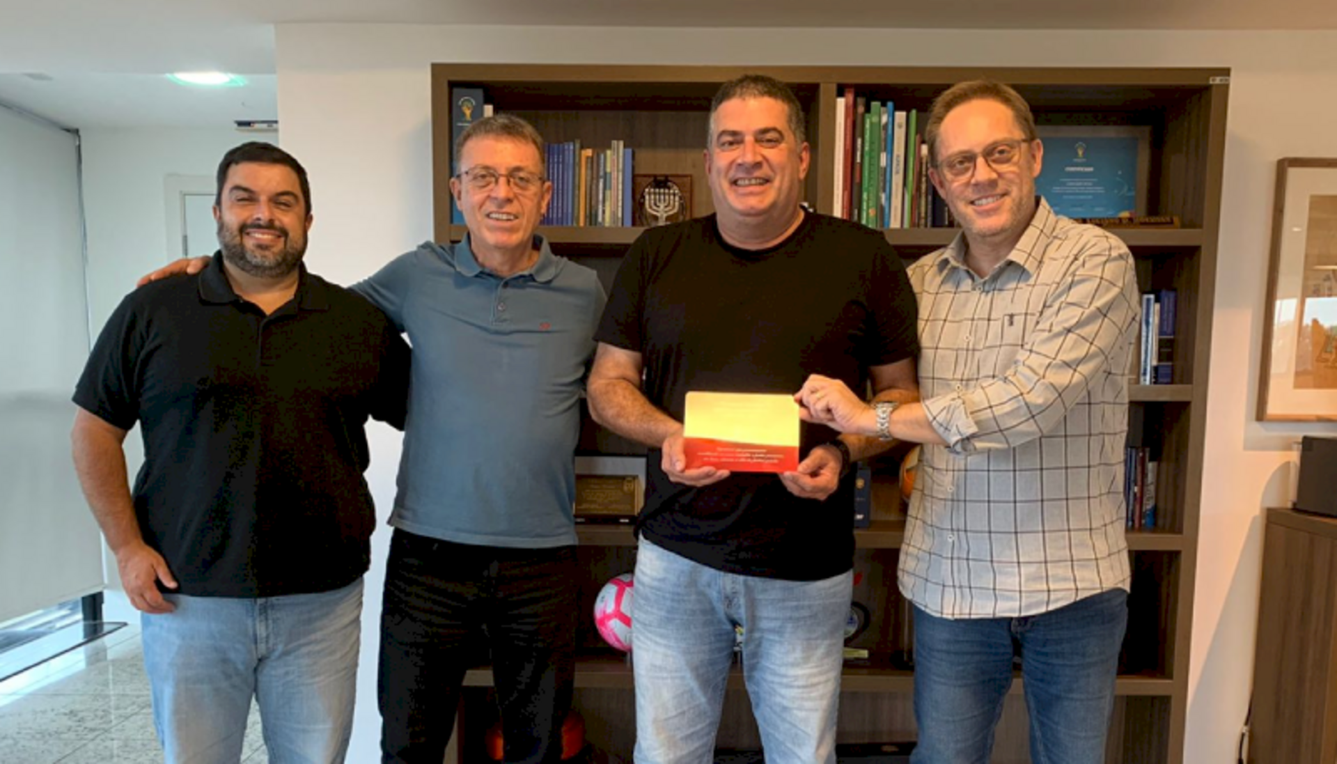 Tato Moreira esteve na sede da entidade