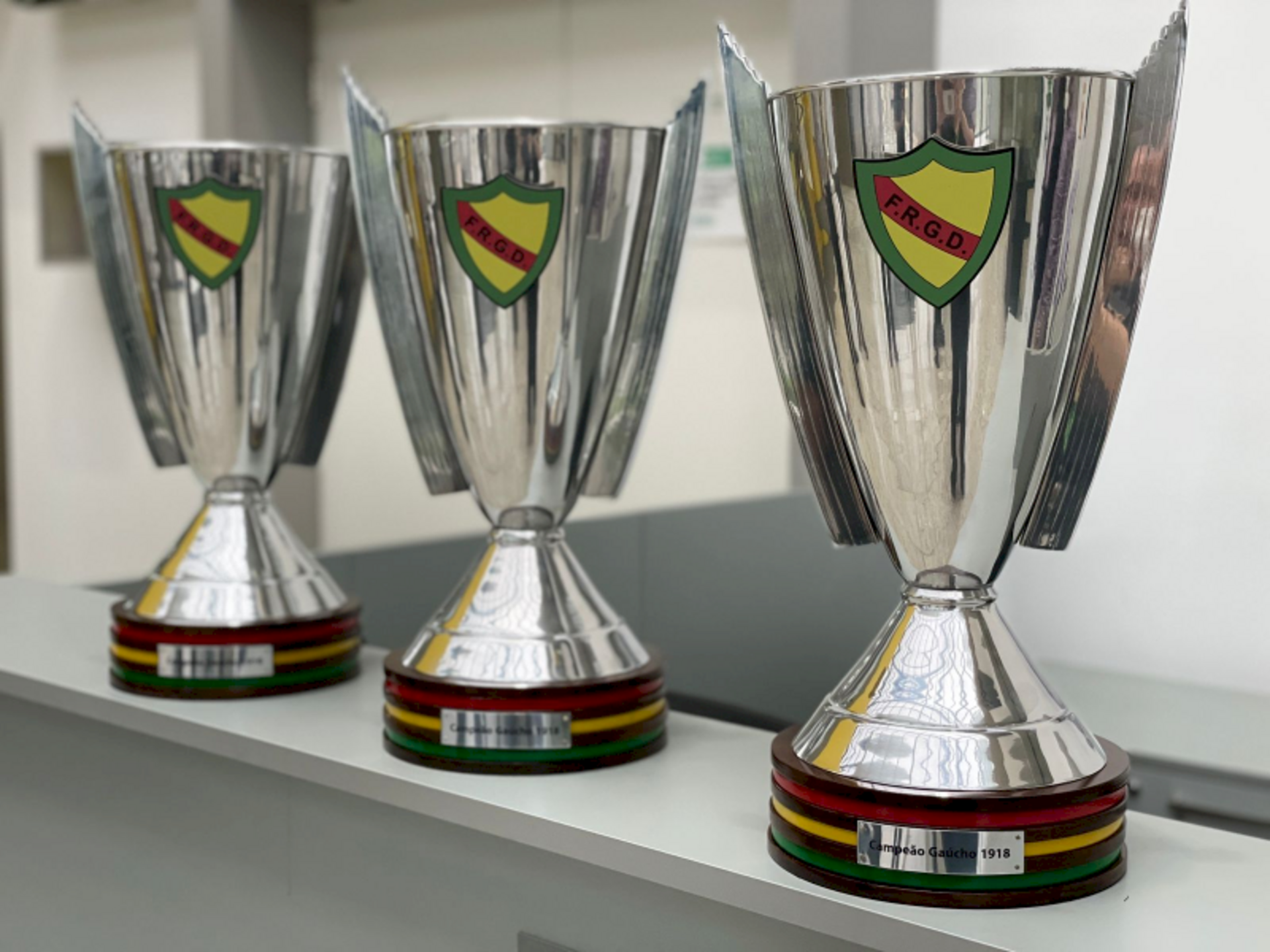 Troféu em homenagem aos clubes