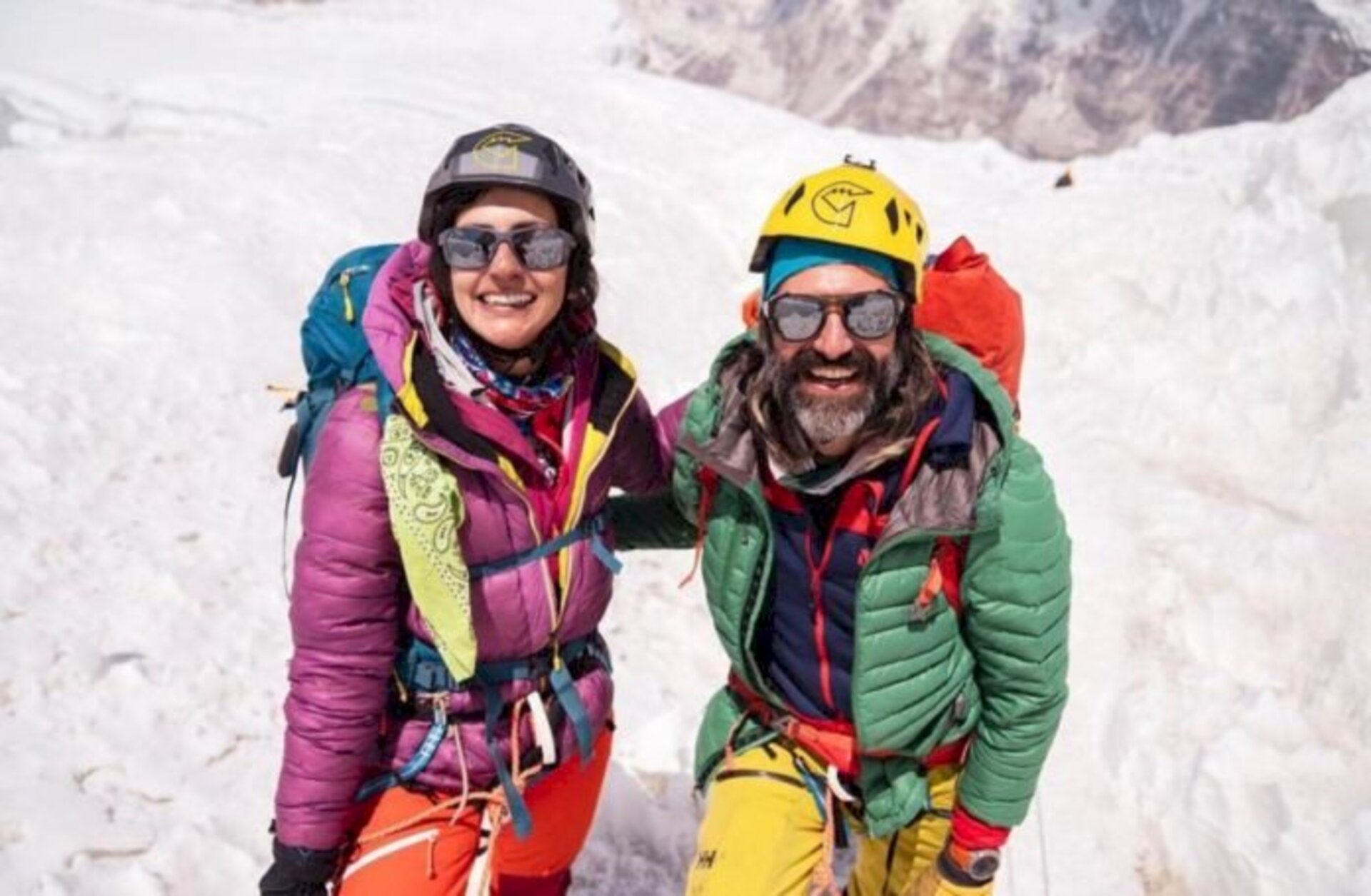 Casal conseguiu a façanha na montanha mais alta do mundo