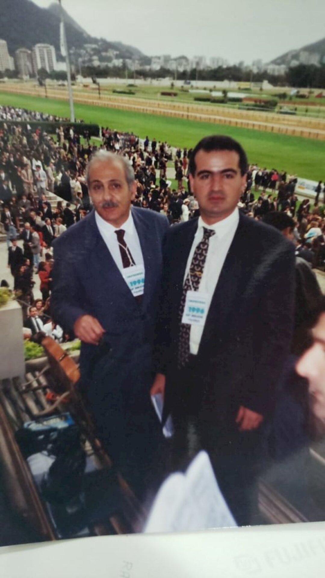 Radialista acompanhado do jornalista Marcos Rizom, em 1998