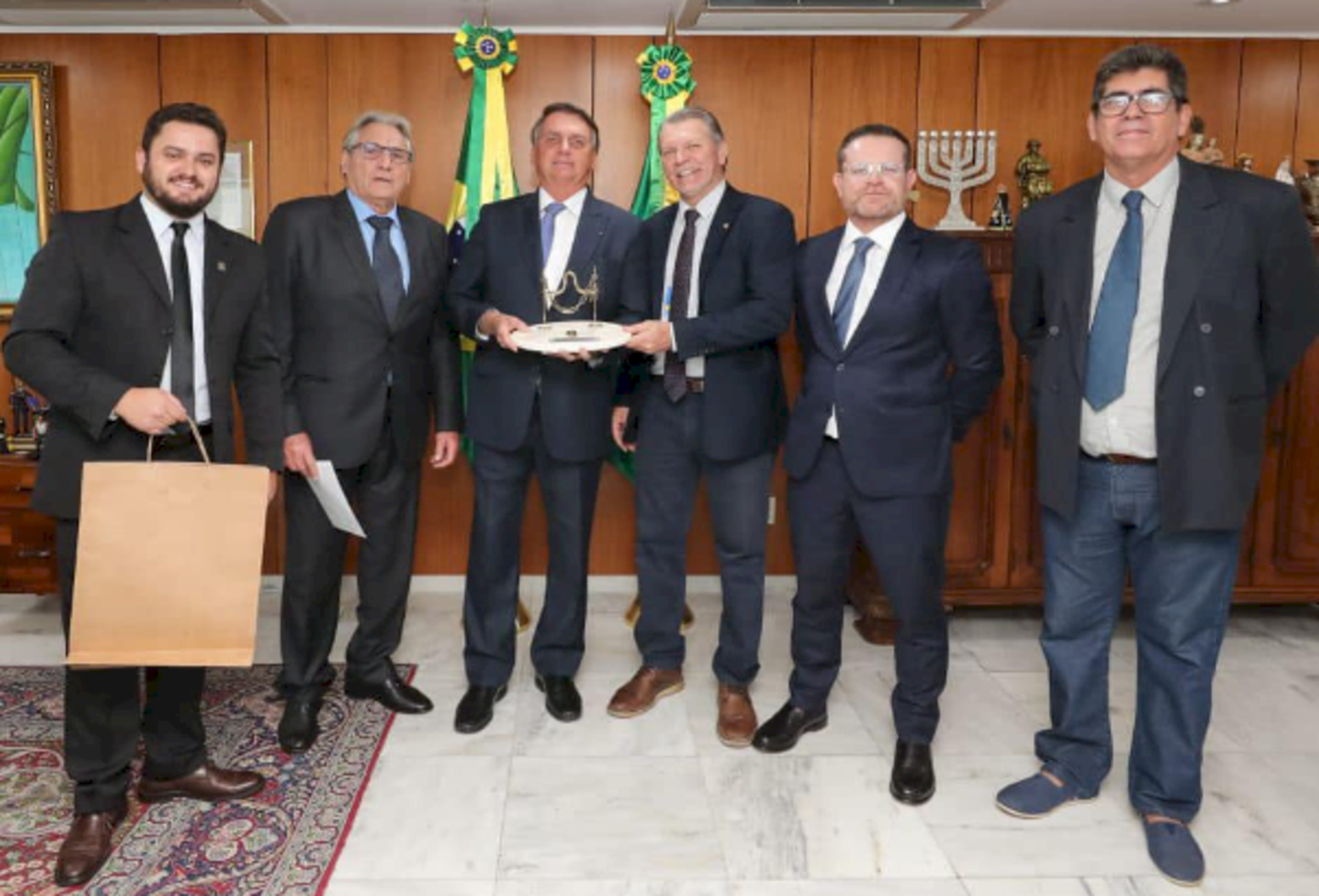 Hamm e representantes da ABCCC se reuniram com Bolsonaro
